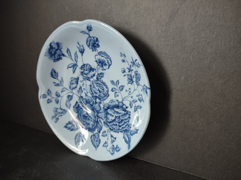 Vintage Ironstone Elizabeth Blue Johnson Bros Saucer (lot 5555)