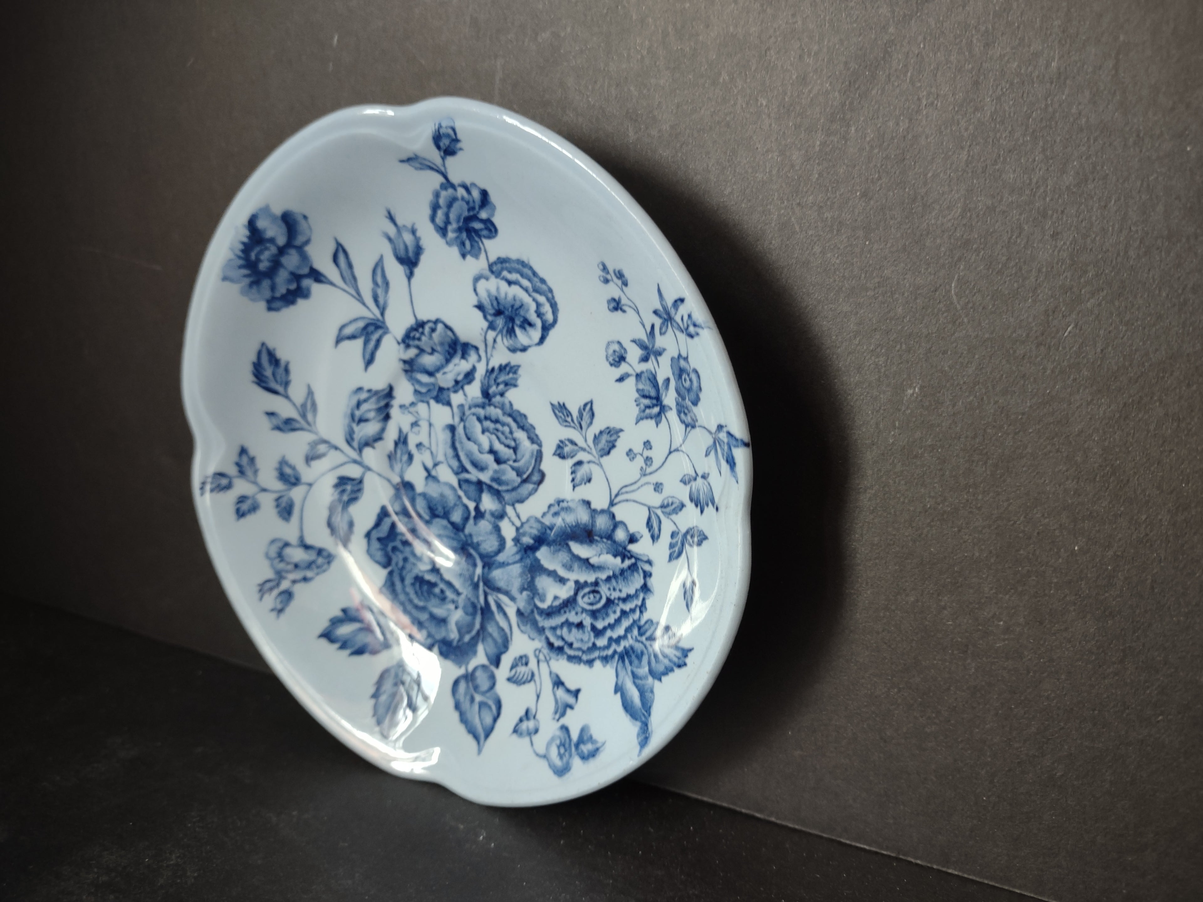 Vintage Ironstone Elizabeth Blue Johnson Bros Saucer (lot 5555)