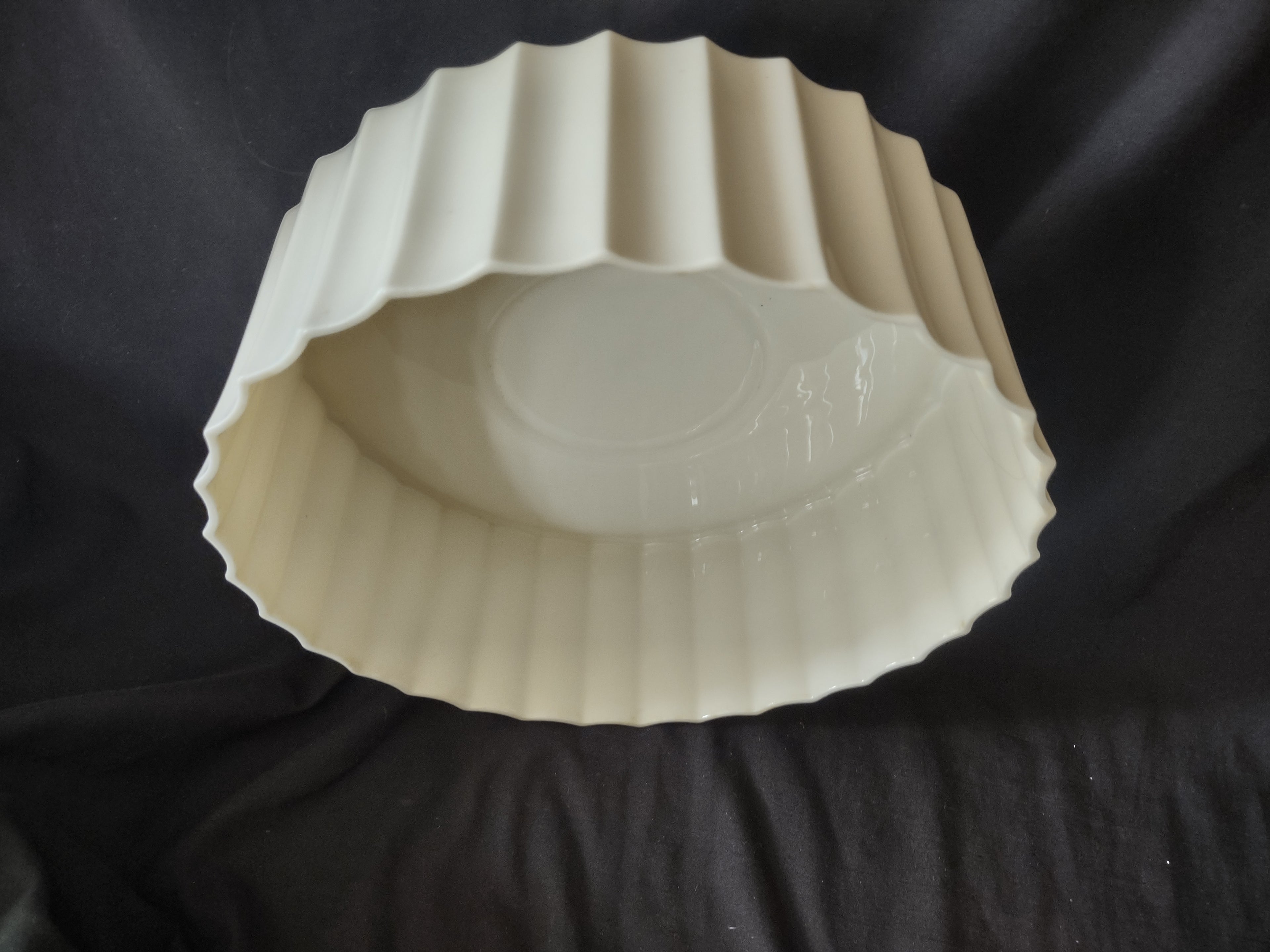 Vintage Lenox Round Serving Dish 10" (lot 1971)