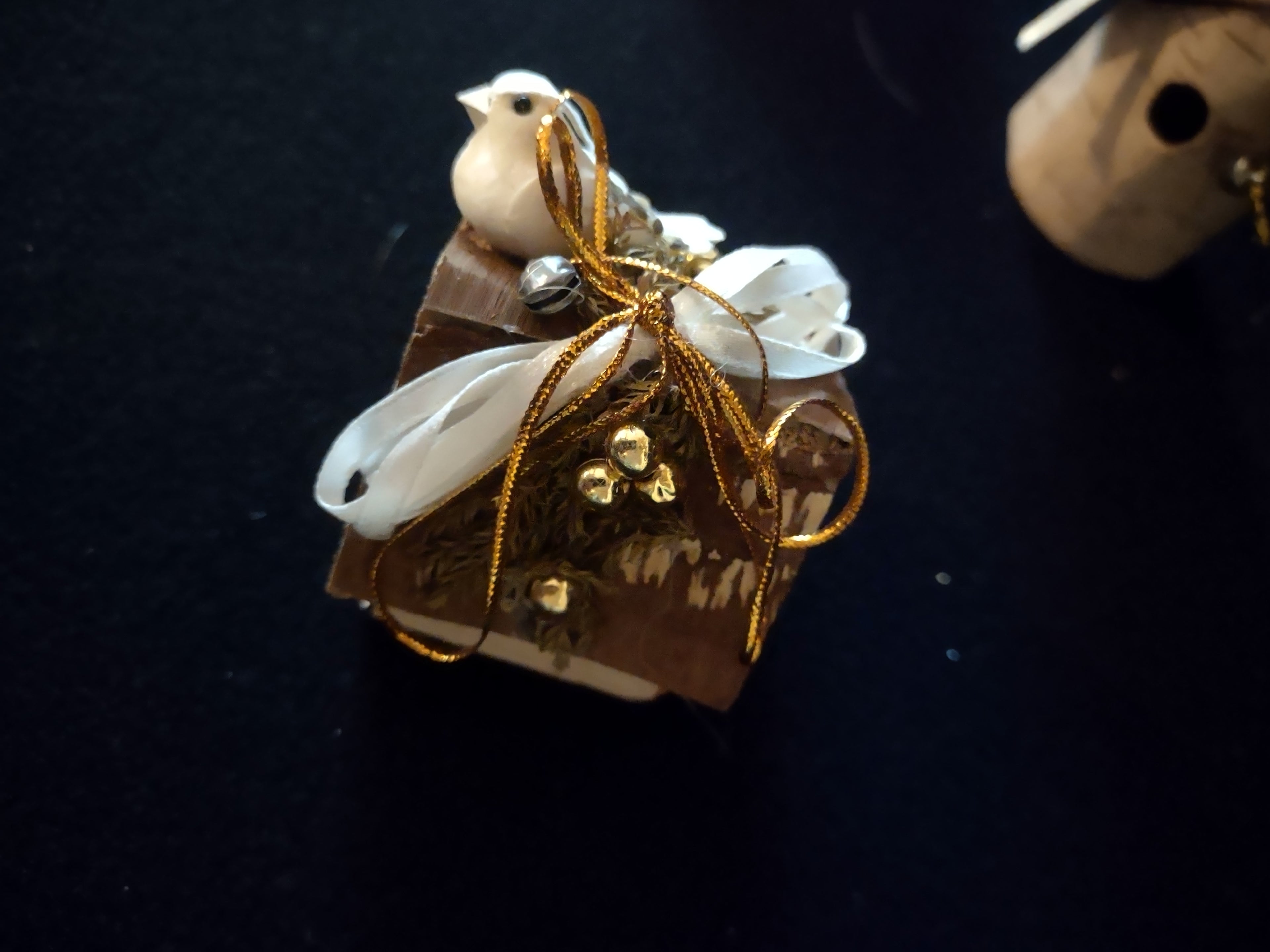 Christmas Winter Bird House Ornament Wood Bark Ribbon Birds Set Of 3 (Lot 4597)