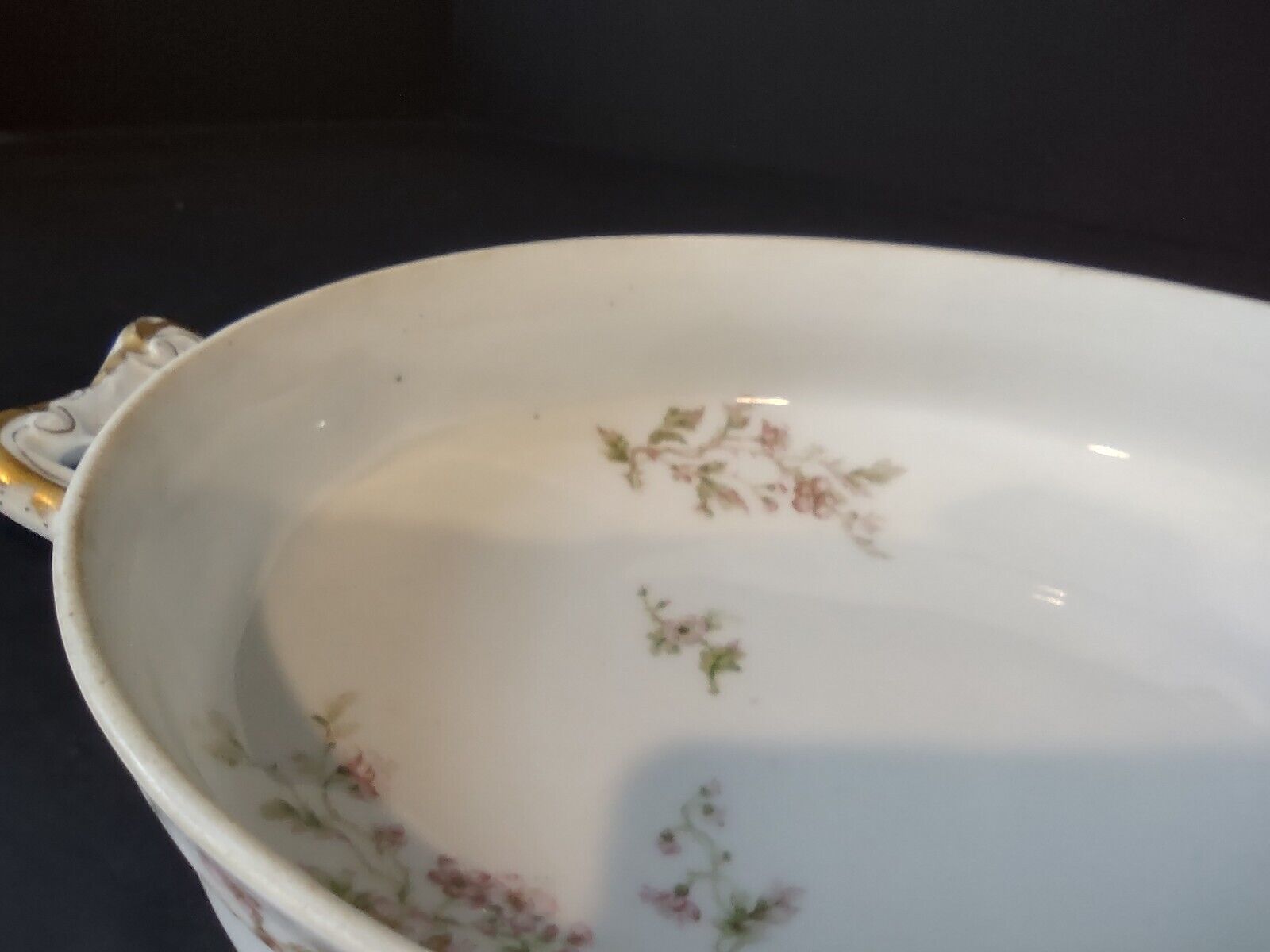 Haviland Limoges France Serving Bowl Gold Handles Red FLower Blossoms (lot 555)