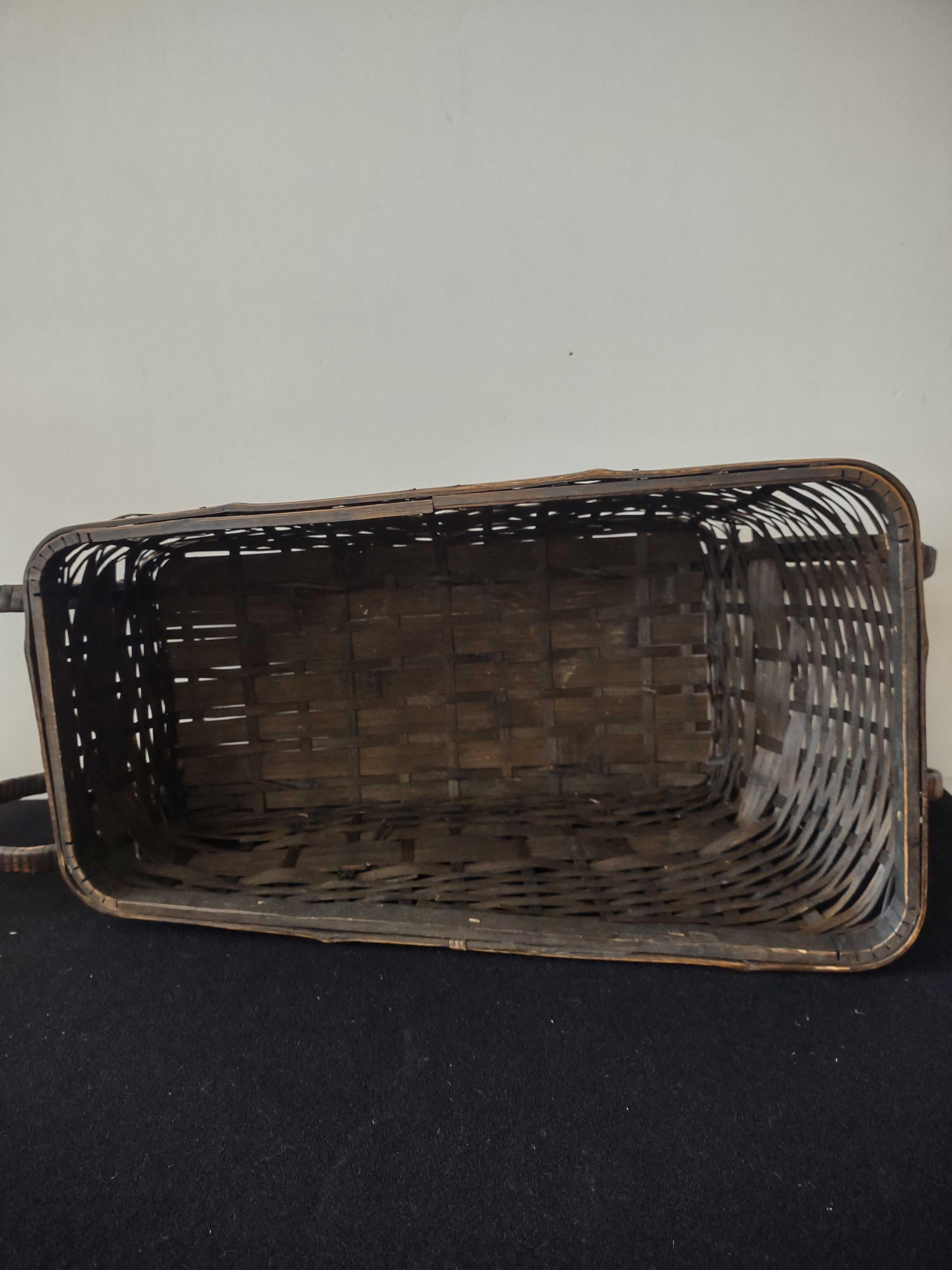 Vintage Christmas Wicker Sleigh Basket Planter (Lot 3713)