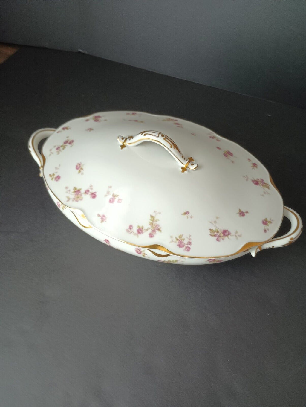 Haviland Limoges Set Vegetable Tureen Gravy Boat Gold Trim Roses (lot 372)