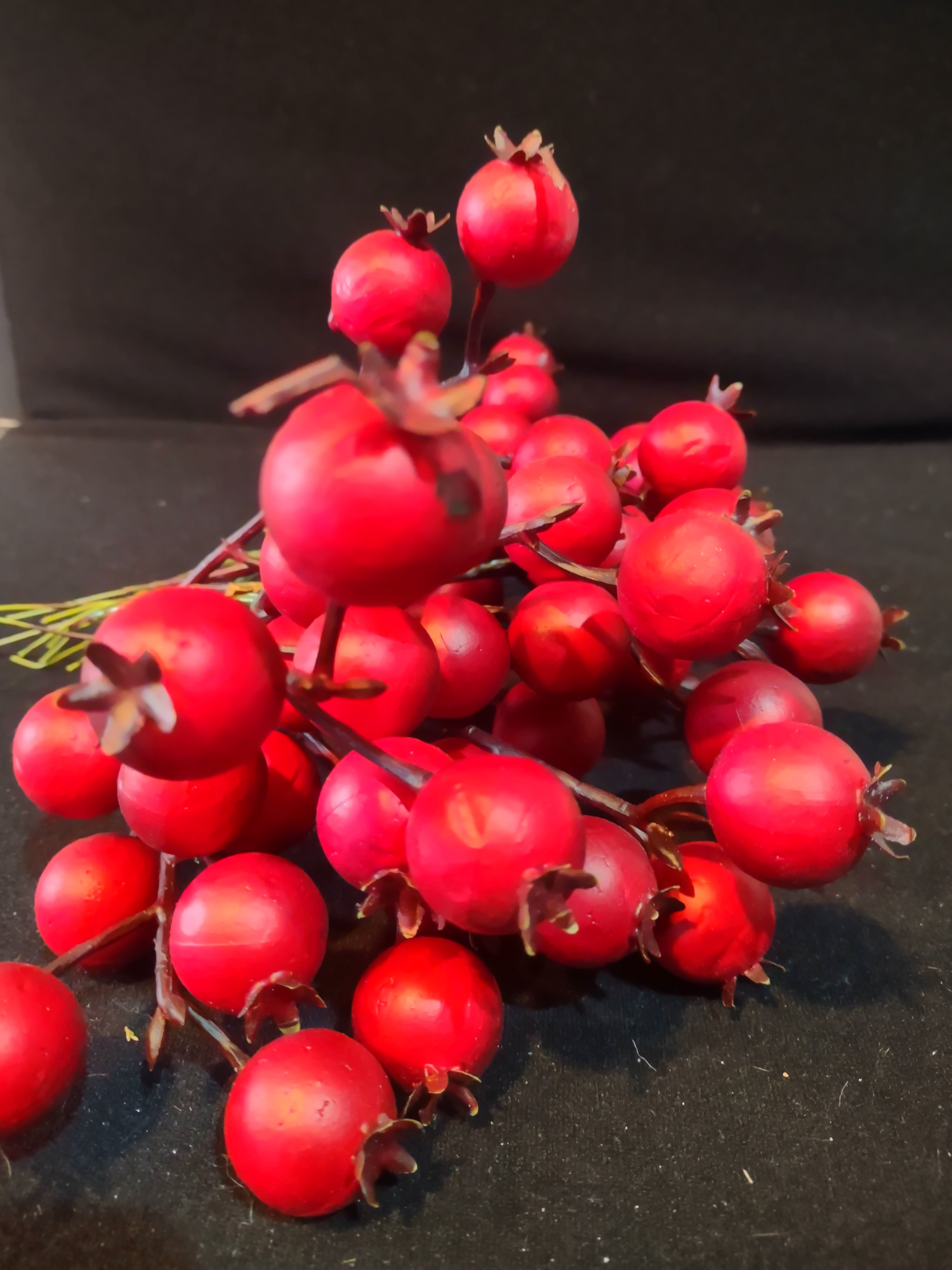 Christmas Seasonal Winterberry Sticks 5 Berries 11 Sticks 8" (Lot 4547)