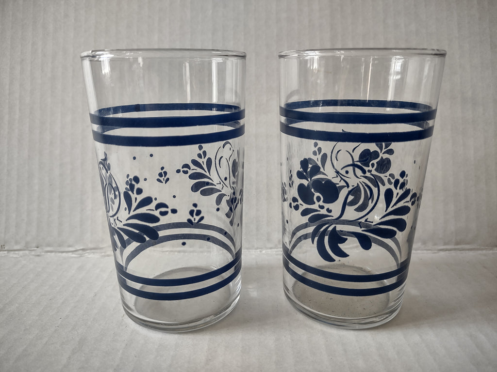 Vintage Folk Art Small 4-1/4" Drinking Glasses x 2 Pfaltzgraff (lot 5165)