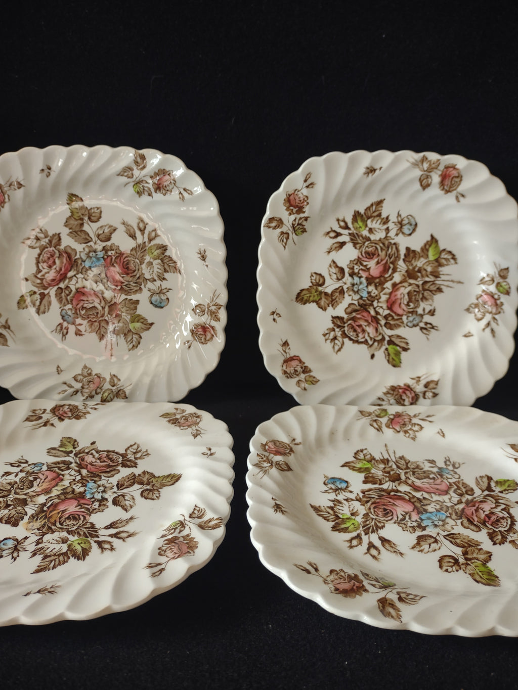 Vintage Johnson Bros England Ironstone Devon Sprays Square Plate (lot 5598)