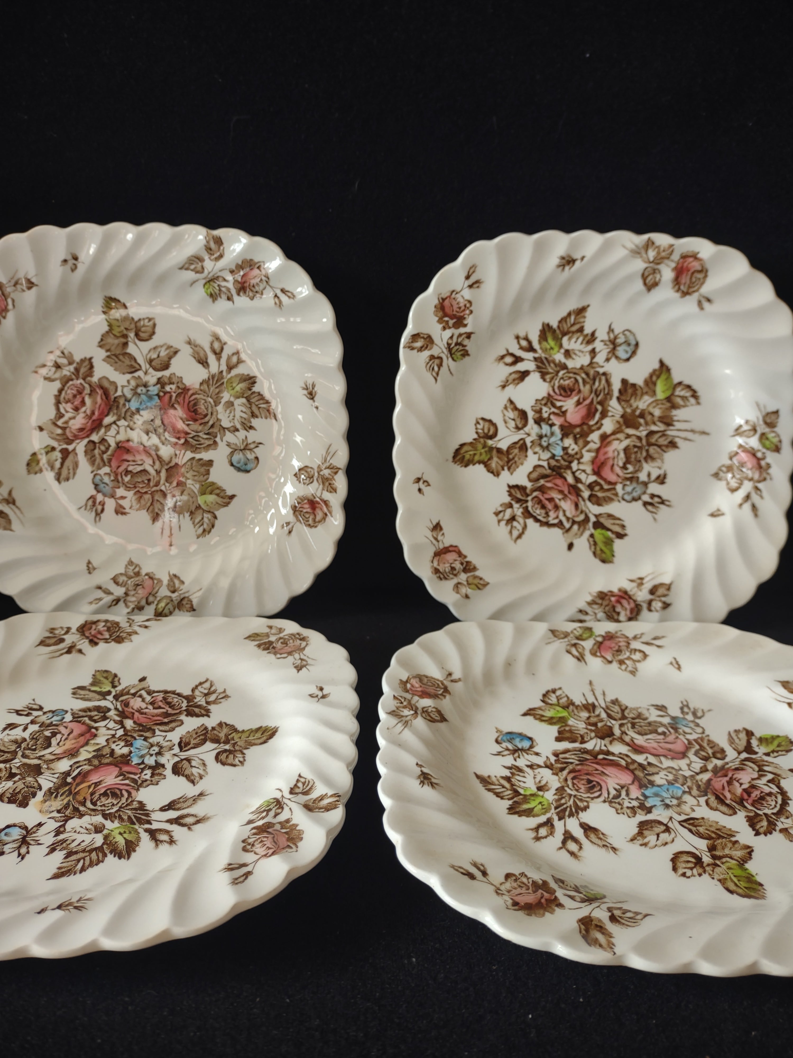 Vintage Johnson Bros England Ironstone Devon Sprays Square Plate (lot 5598)