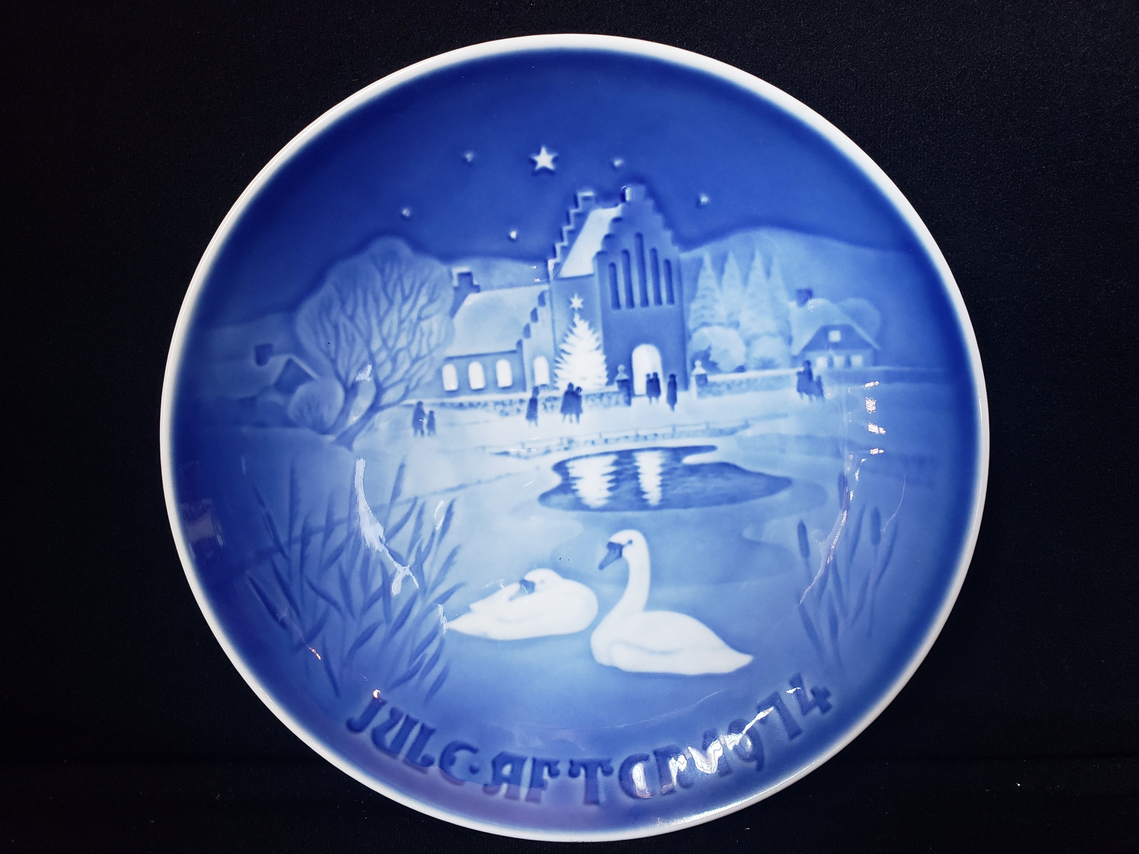 B & G Copenhagen Porcelain Wall Plate Christmas in the Village Blue (lot 2192)