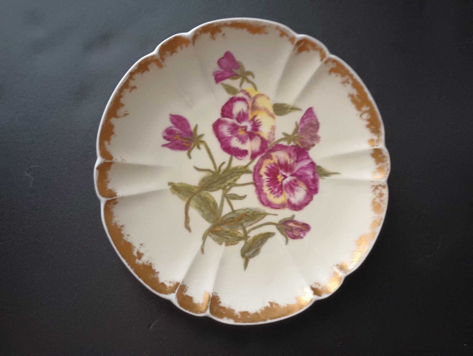 Haviland Limoges H&Co Pansies Gold Trim Plate 7-1/4" (lot 369)