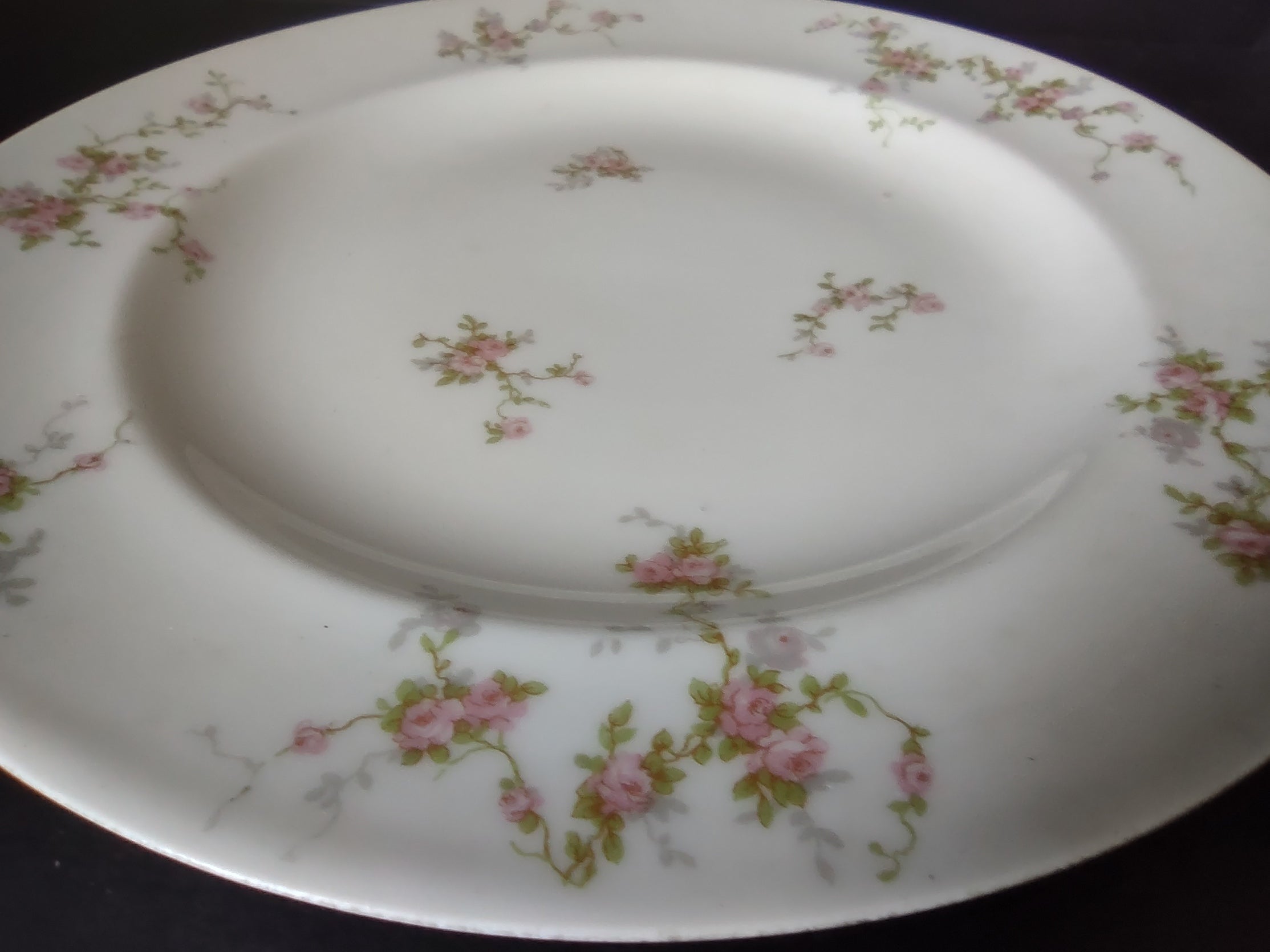 Haviland Limoges Pink Spray 2 x Dinner & 1 x Bread/Butter Plate (lot 922)