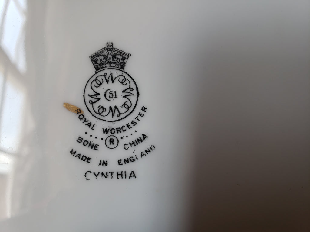 Vintage Royal Worcester Cynthia Dinner Plate 10-1/2" (lot 2115)