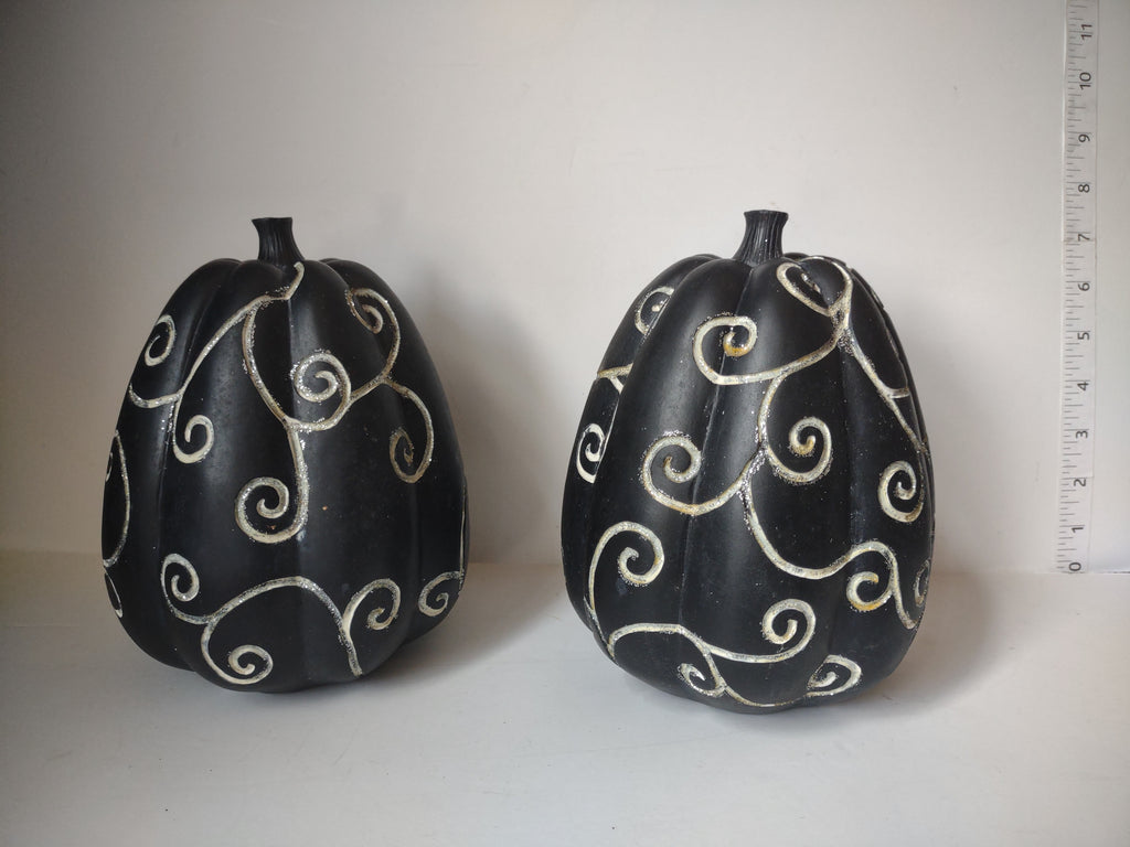 Halloween Black Pumpkin x 2 Silver Scroll Design 8" Polyresin (lot 3000j)