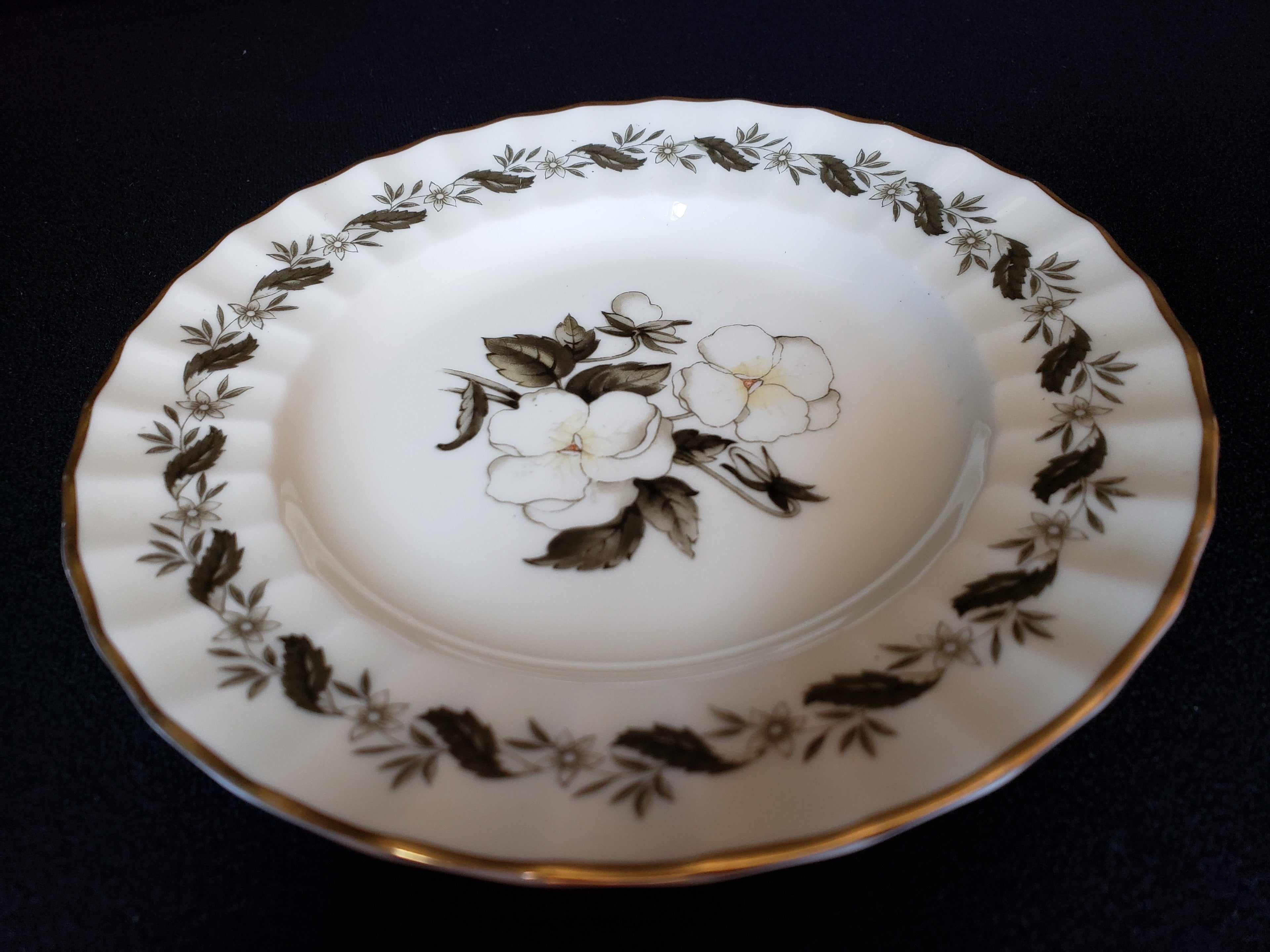 Vintage Royal Worcester Engadine Bread or Dessert Plate 6" (lot 2128)