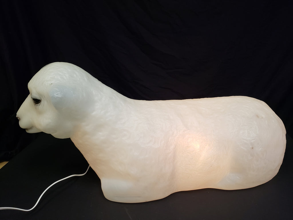 Vintage Christmas Outdoor White Lamb Blow Mold 26" long (lot 2260)