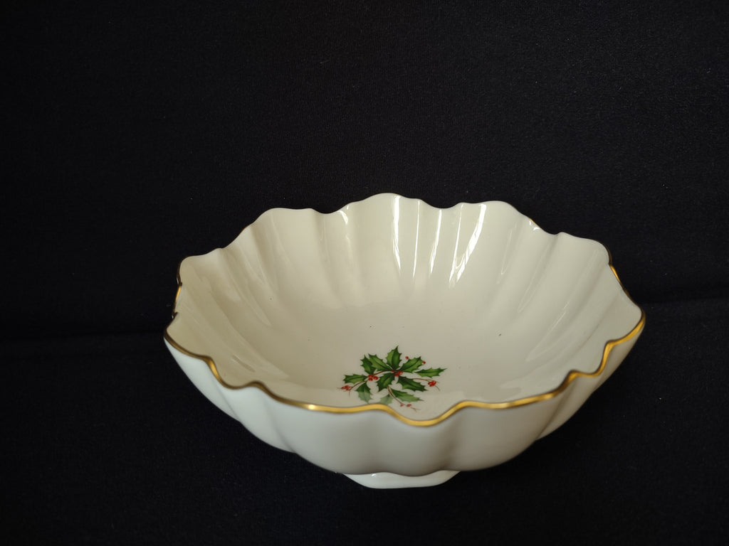 Vintage Lenox Special Holly Design Gold Trim Candy Nut Dish (lot 1903)
