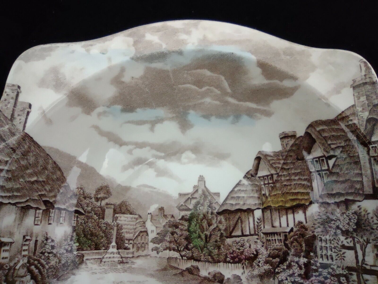 Vintage Johnson Bros Olde English Countryside Serving Bowl Brown (lot 5527)