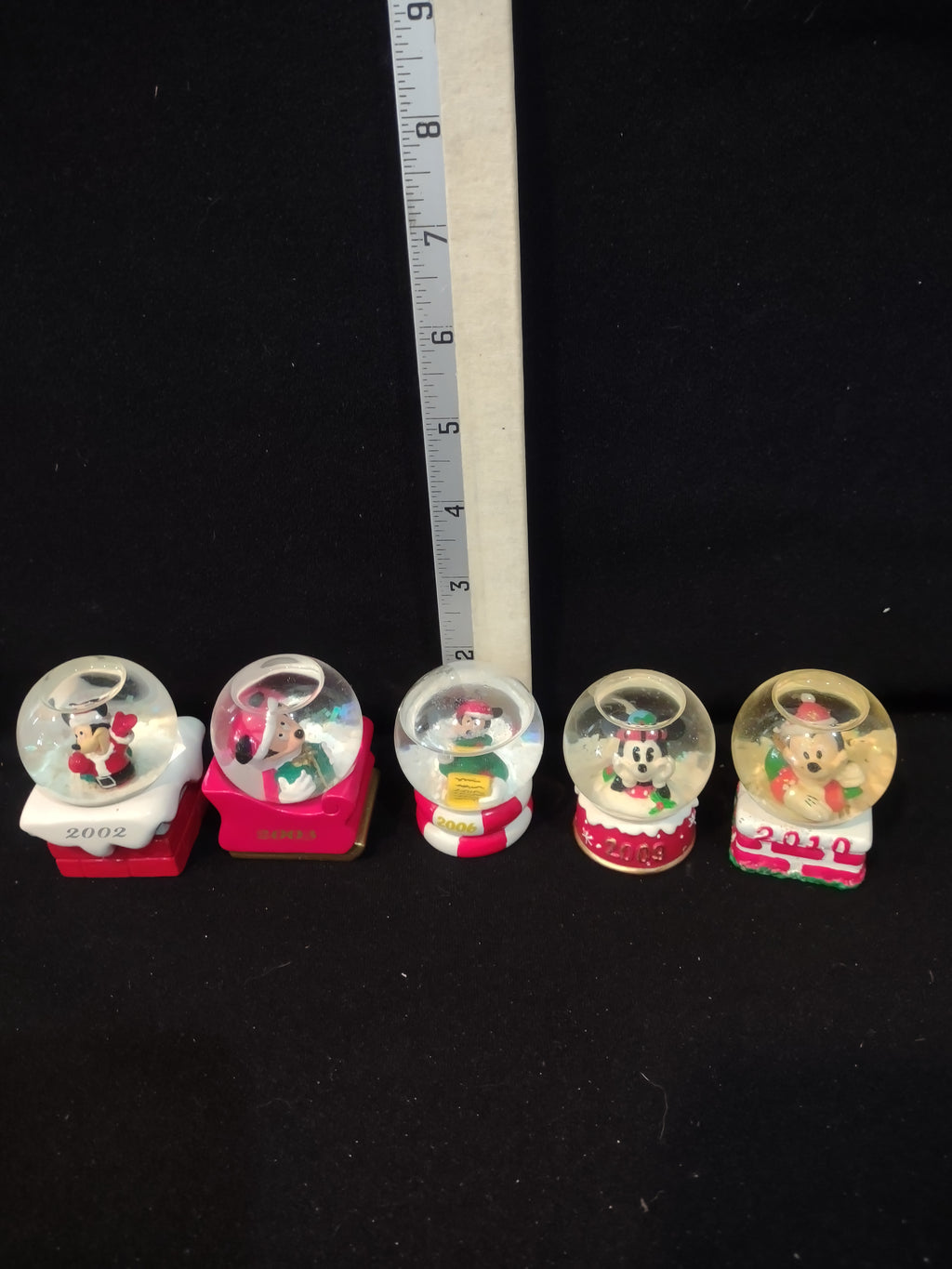 Disney Mickey Minnie Christmas 11 Snow Globes (Lot 4007)
