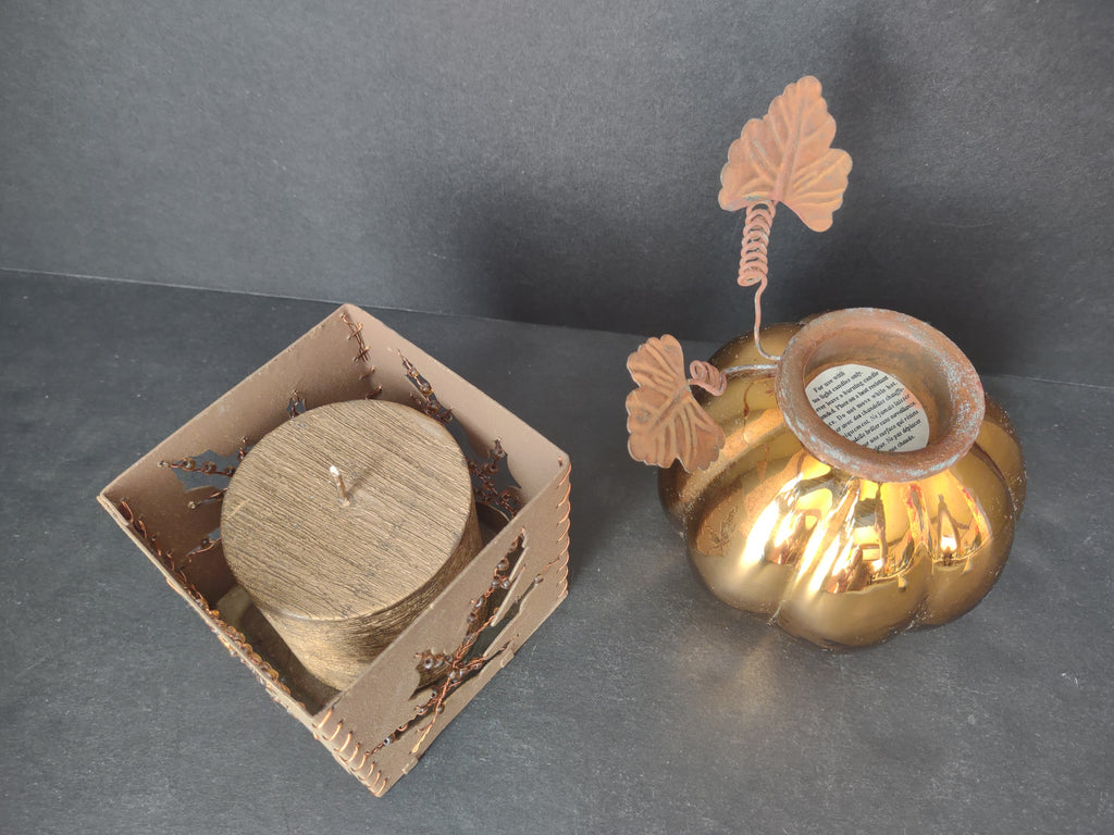 Halloween Fall Thanksgiving Glass Candle Holder and Candle (lot 1191)