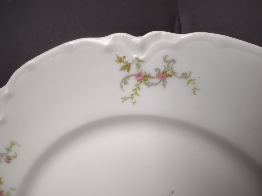 Haviland Limoges Dinner Plate White Scalloped Edge Rose Blue Ribbon (lot 853)