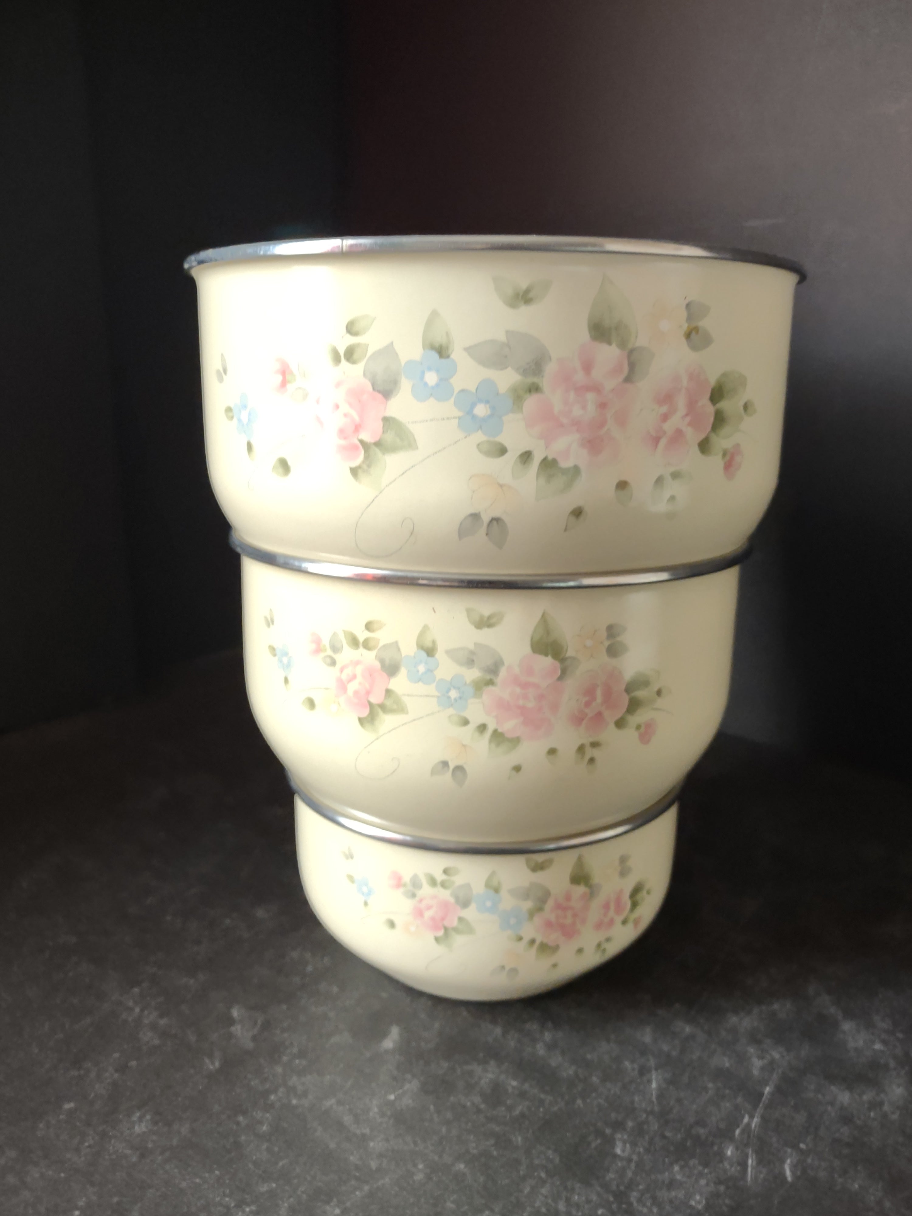 Set of 3 Enameled Mixing Bowls Pink Flowers NO Lids (lot 5310)