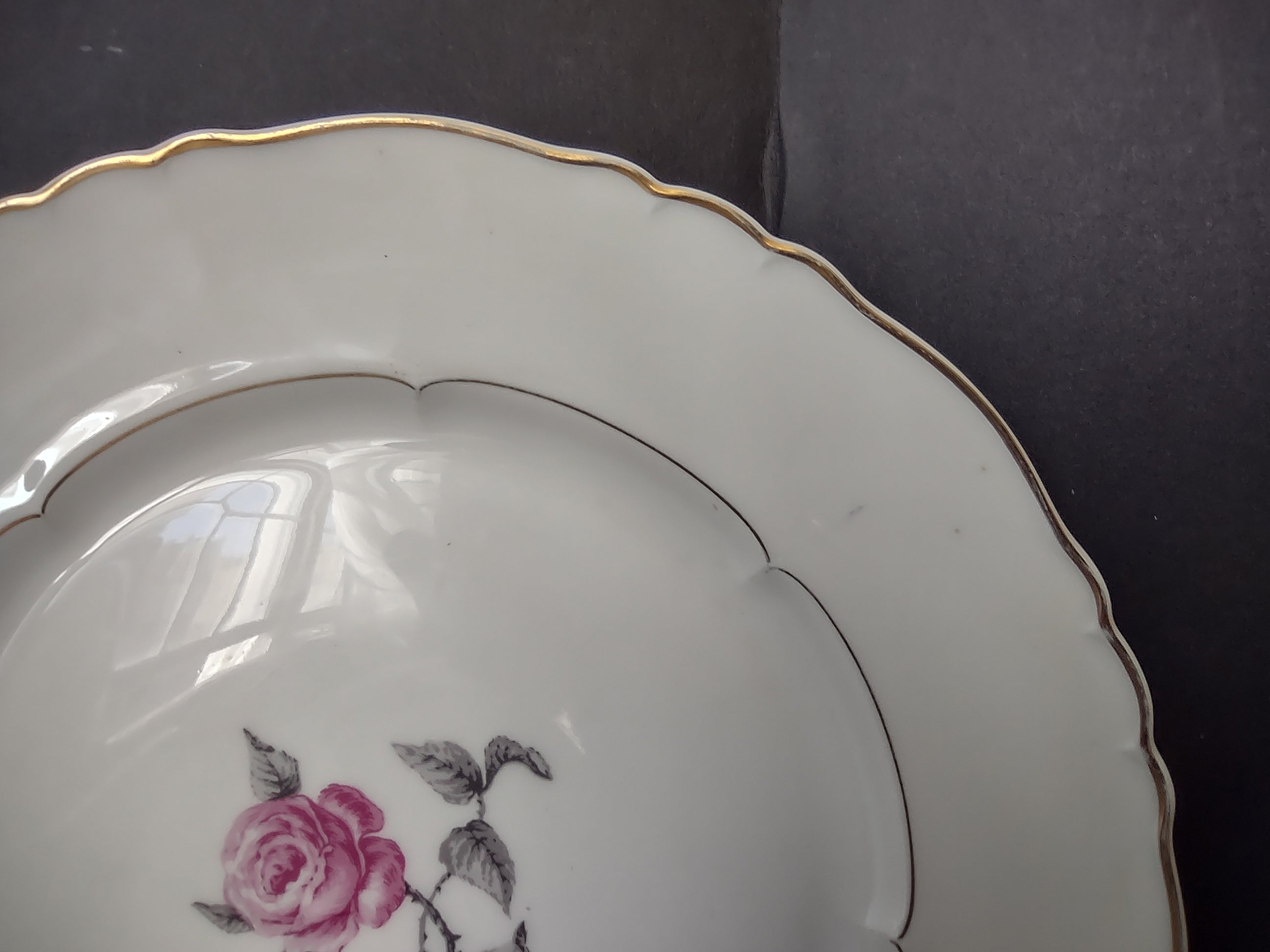 Haviland Limoges French Cottage Chic Bagatelle Rose Dinner Plate (lot 1123)