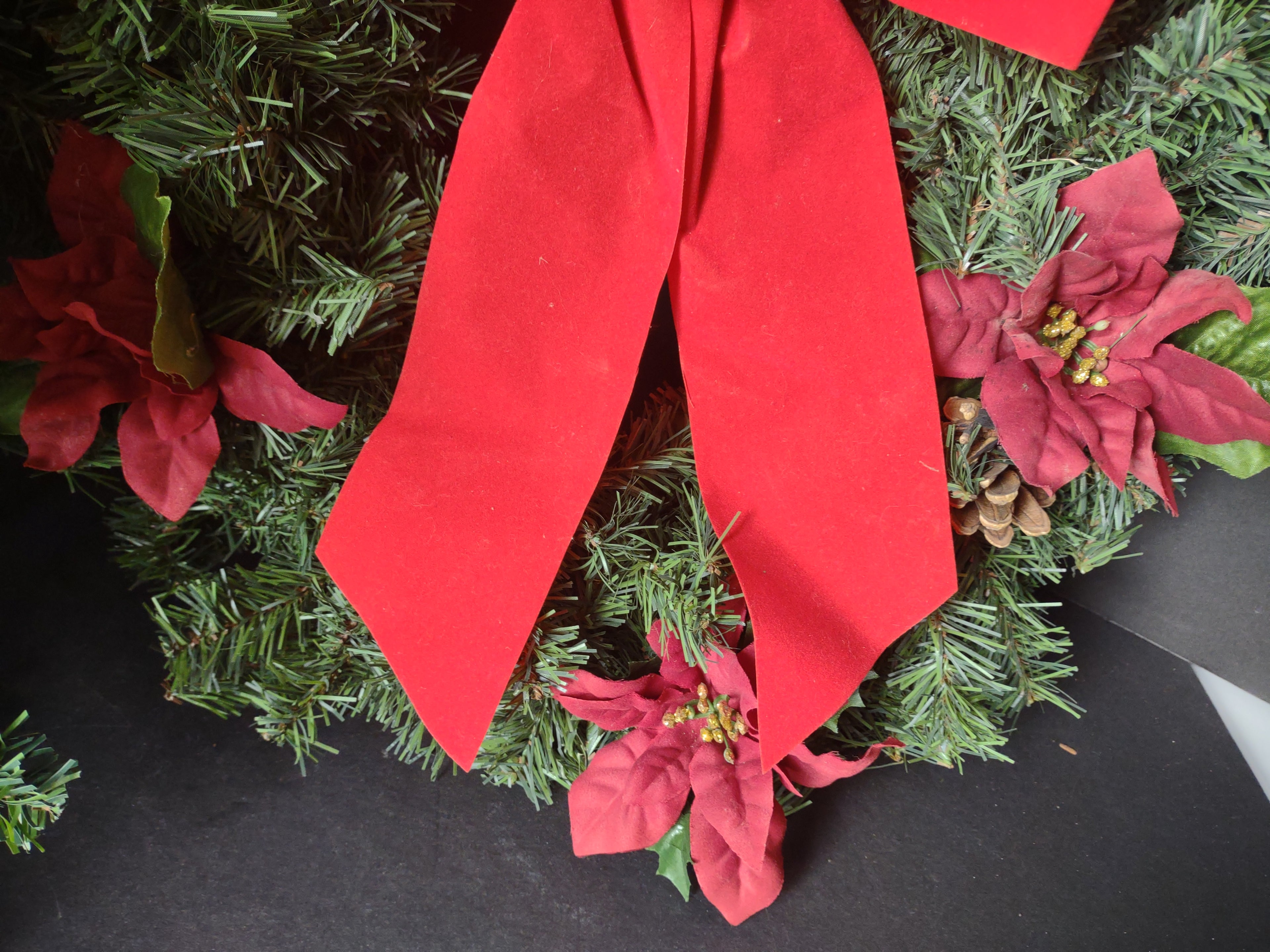 Christmas Artificial 24"Light Up Tree Garland Poinsettia Wreath (lot 1223)
