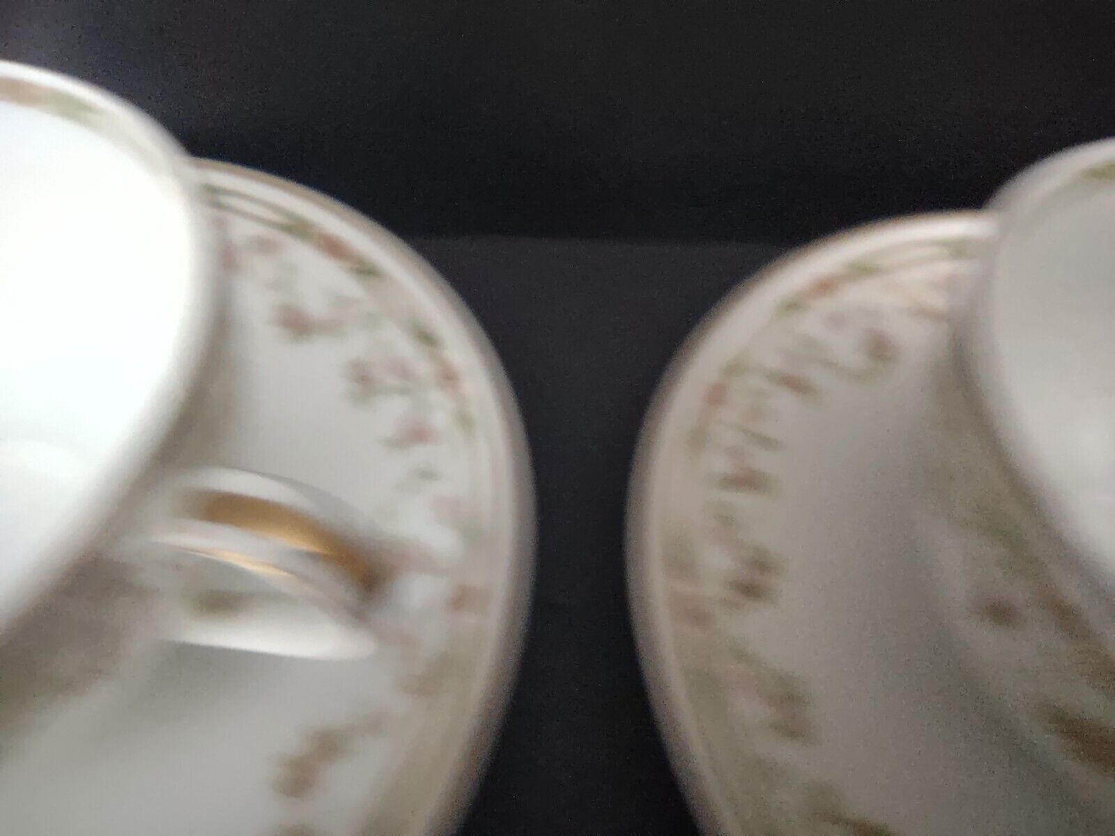 Haviland Limoges Schleiger 346 Red Rose 3 x Tea Cup (lot 542)