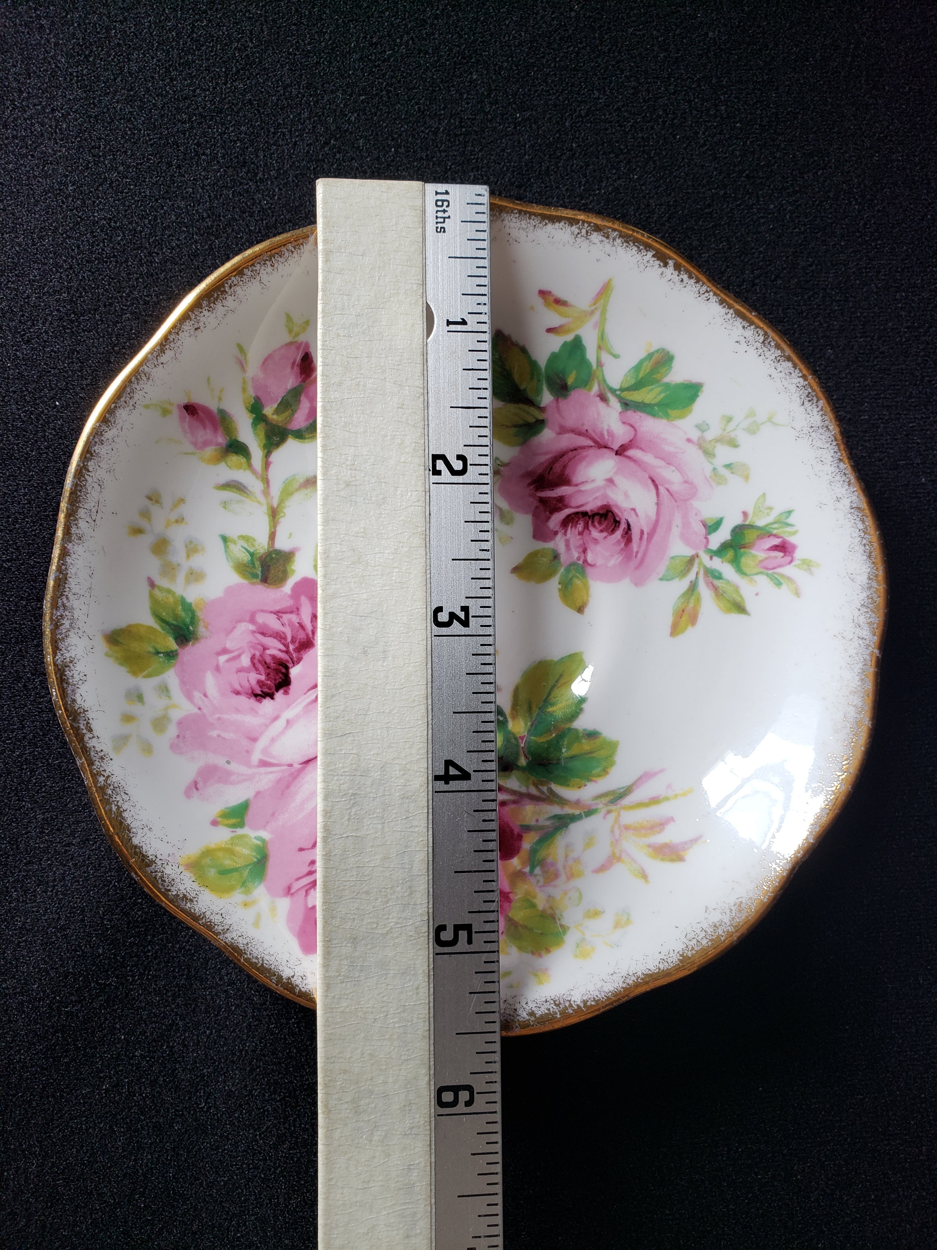 Vintage Royal Albert American Beauty Tea Cup with Saucer (lot 2048)