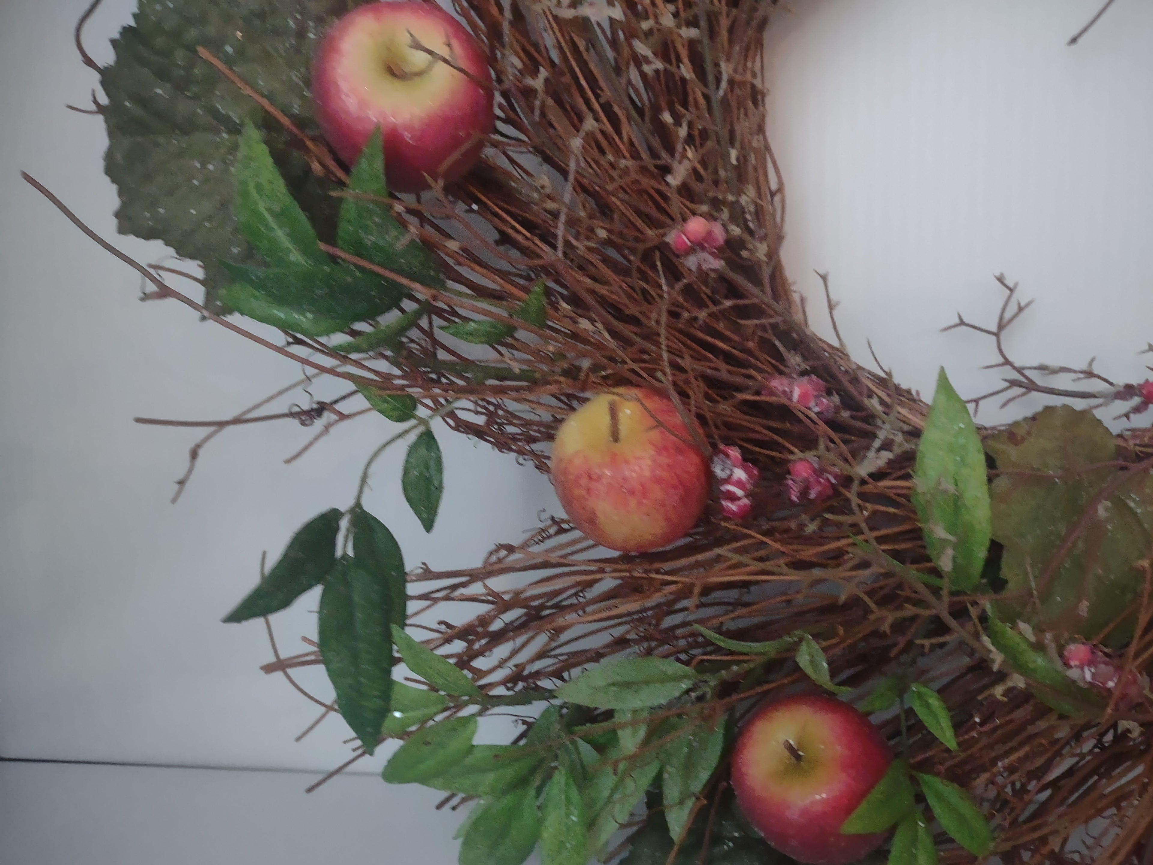 Vintage Harvest Farmhouse Cottage Primitive Artificial Apple Glittery (lot 1215)