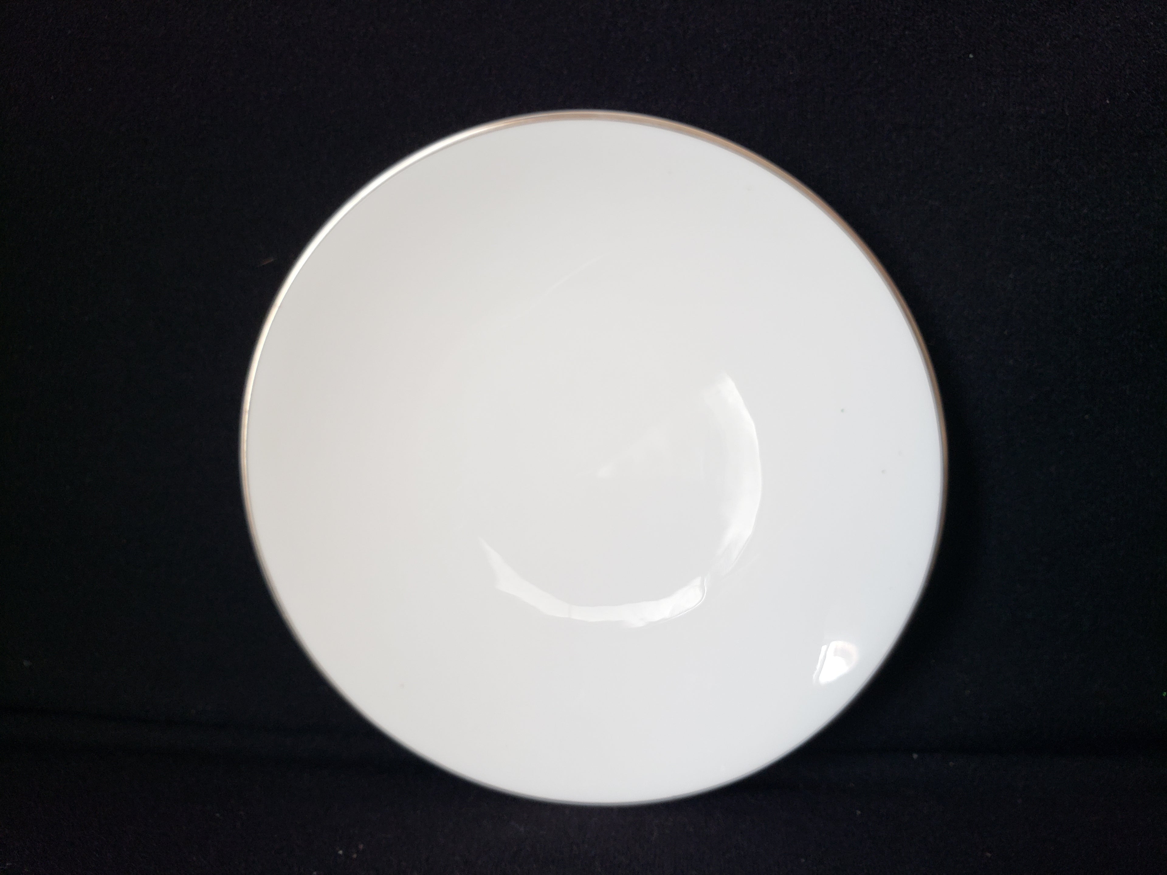 Vintage Royal Worcester White Silver Trim Bread or Dessert Plate 6" (lot 2108)