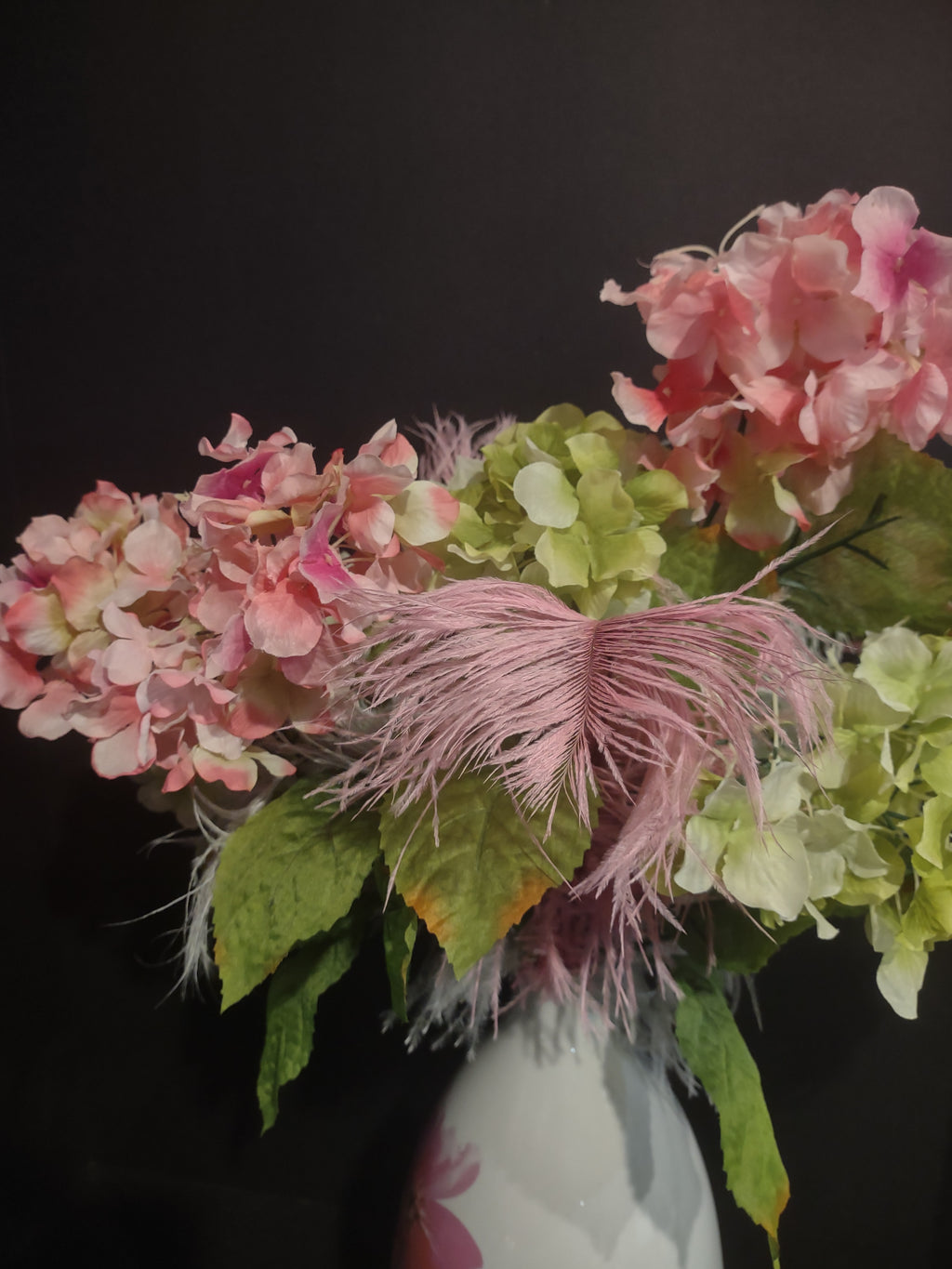 Valentine's Day Spring White Vase Pink Green Flower Feather (lot 1486)