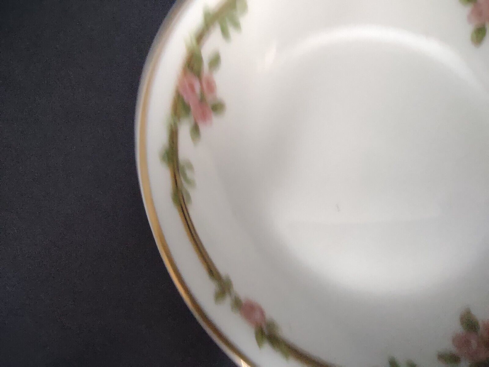 Haviland Limoges Schleiger 625 A Red Rose 6 x Coupe Plate 5" (lot 541)