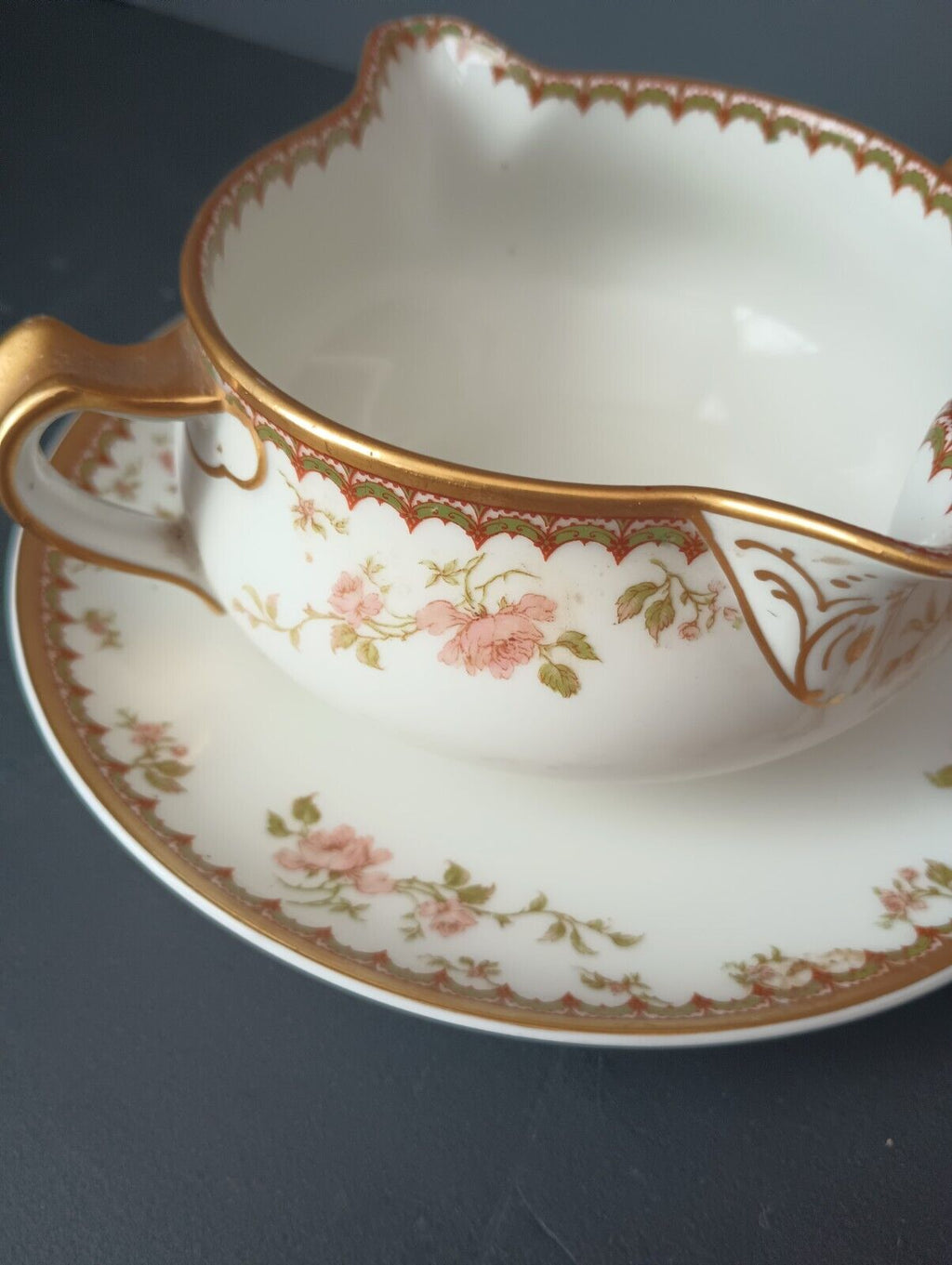 Haviland France Limoges Thanksgiving Round Gravy Boat Plate Attached (lot 380)