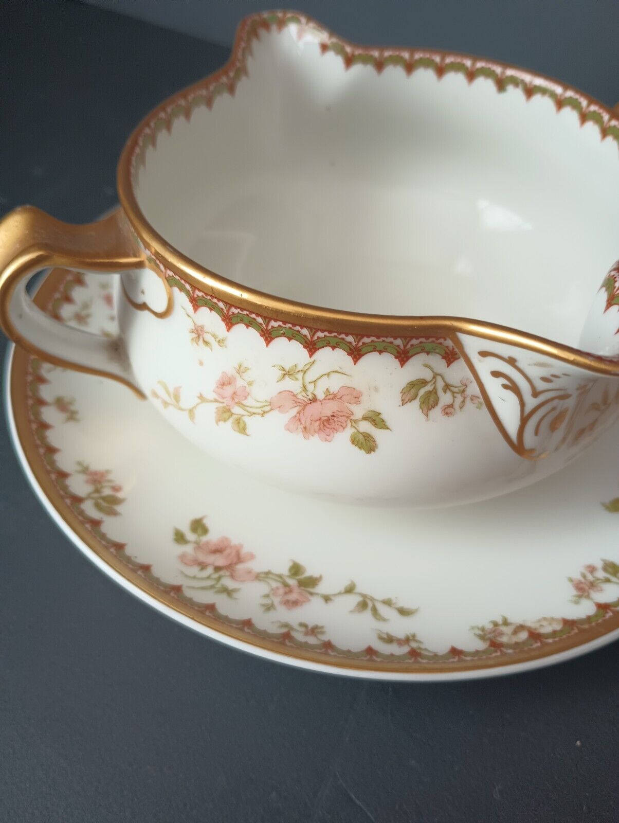 Haviland France Limoges Thanksgiving Round Gravy Boat Plate Attached (lot 380)