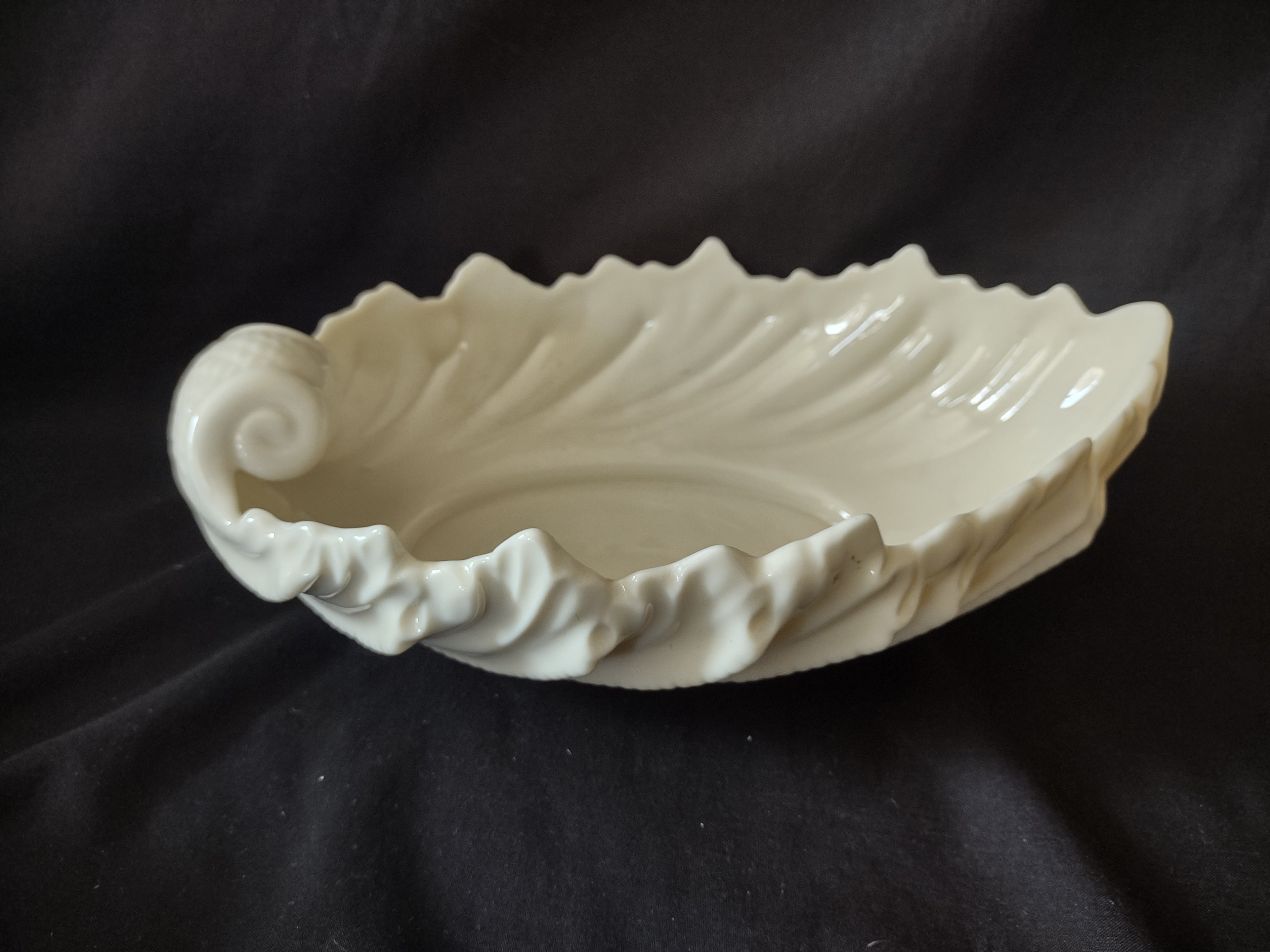 Vintage Lenox Large Sea Shell Serving Bowl (lot 1976)