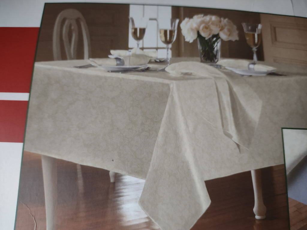 Ivory Table Round 70" Tablecloth Vinyl Table Pad 6 Coordinating Napkins lot 1743