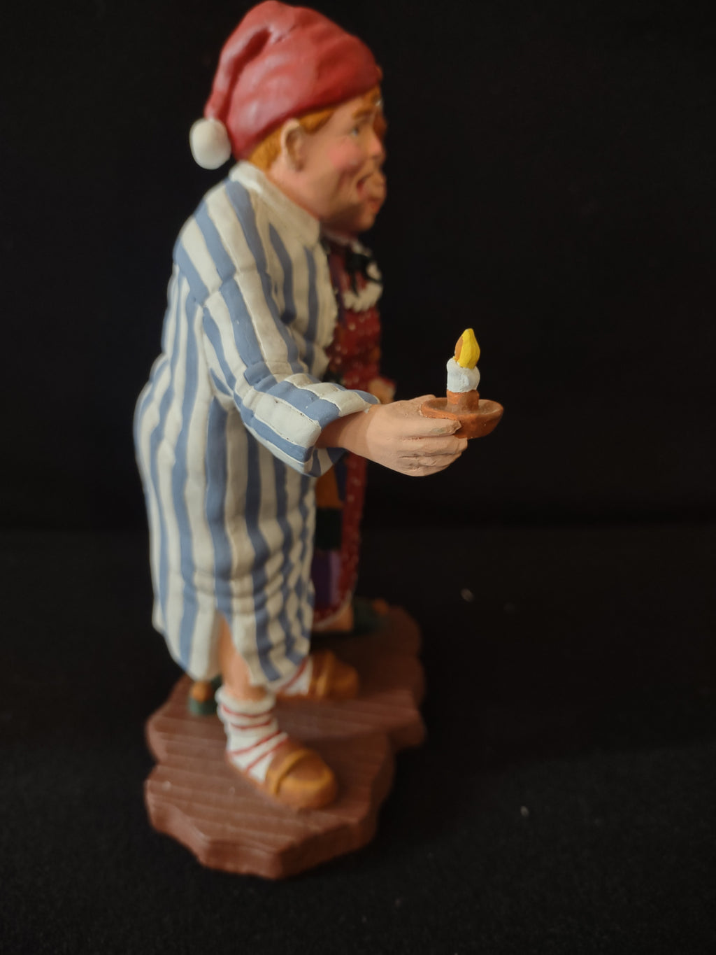 Vintage Dept 56 Mama In Her Kerchief Papa In His Cap Figurine (Lot 3611)