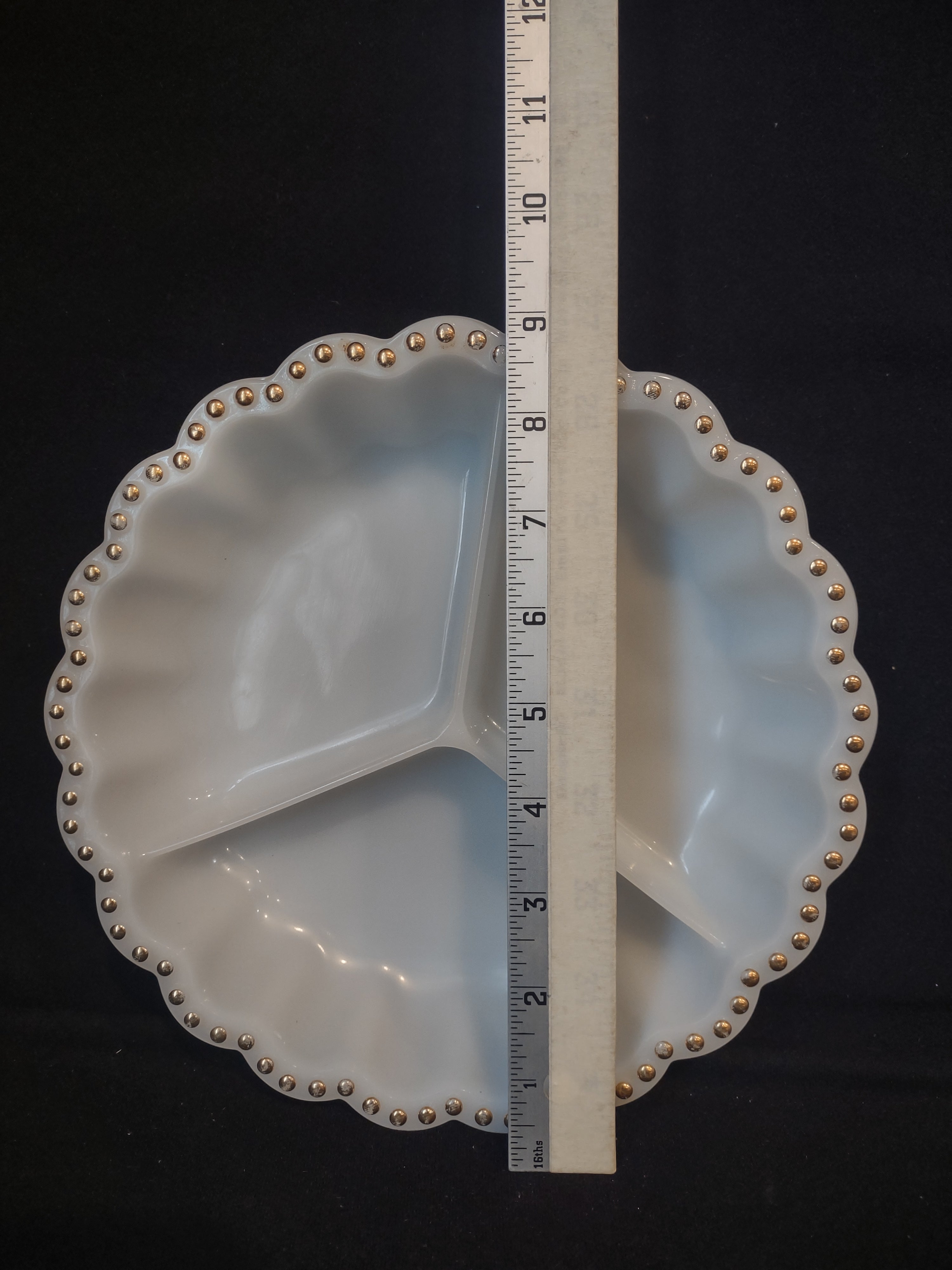 Vintage Mid Century Anchor Hocking Milk Glass Serving Dish (lot 2598c)