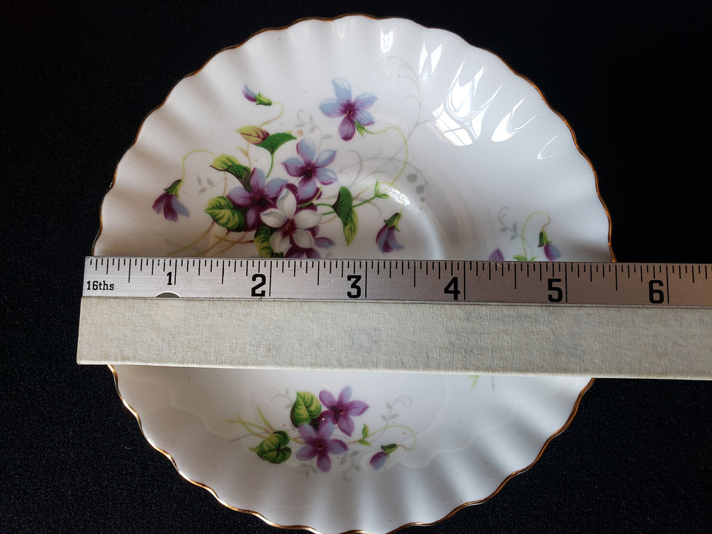 Royal Albert Tea up with Saucer Violets (lot 2032)