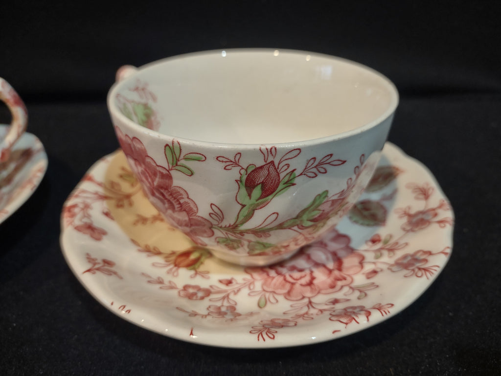 Vintage Teacup and Saucer x 2 Rose Chintz Johnson Brothers England (lot 5695)