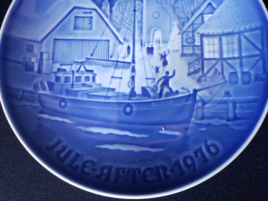 B & G Copenhagen Porcelain Wall Plate Christmas Welcome (lot 2193)