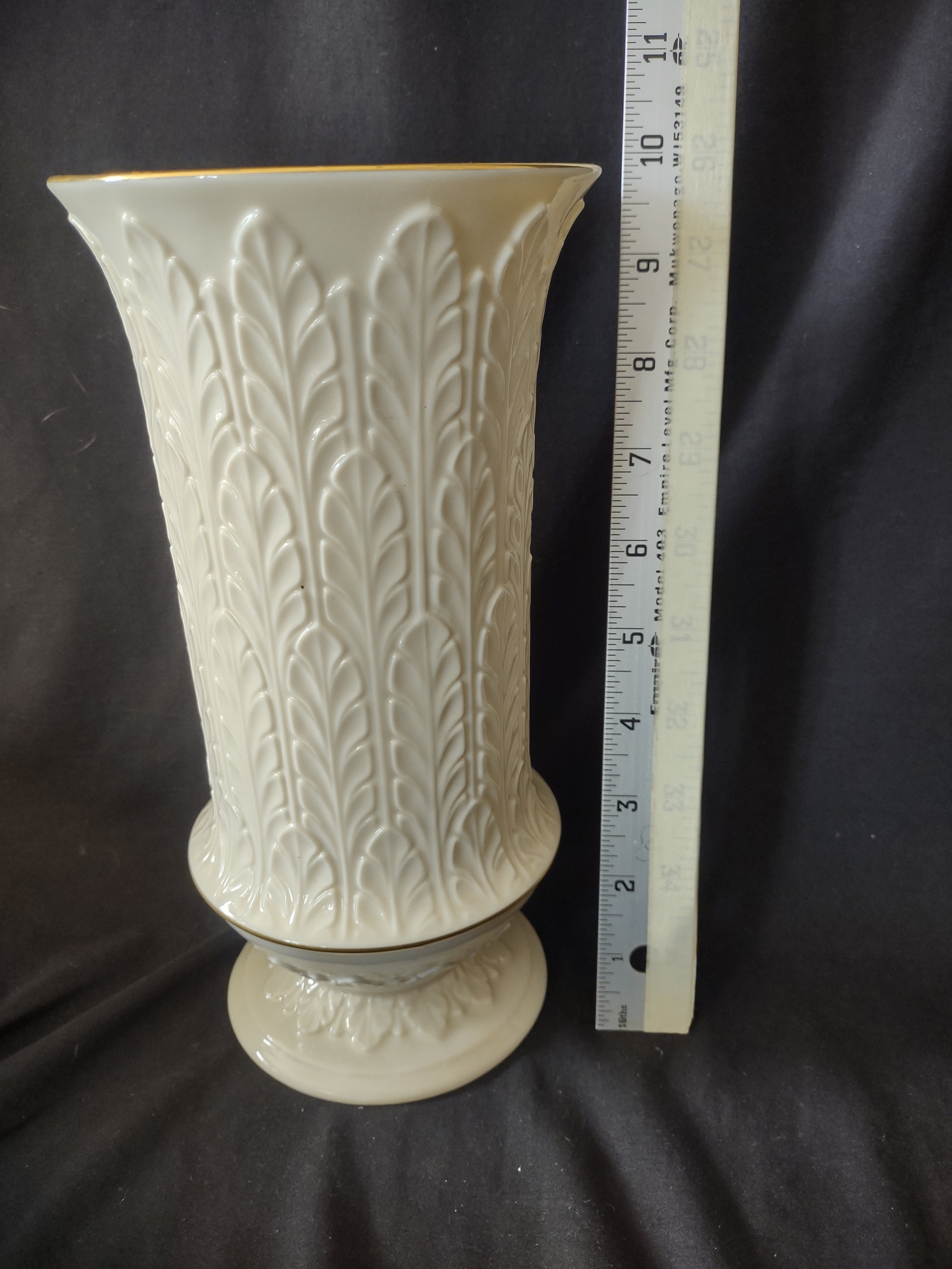 Vintage Lenox Vase 9-1/2" tall (lot 1972)