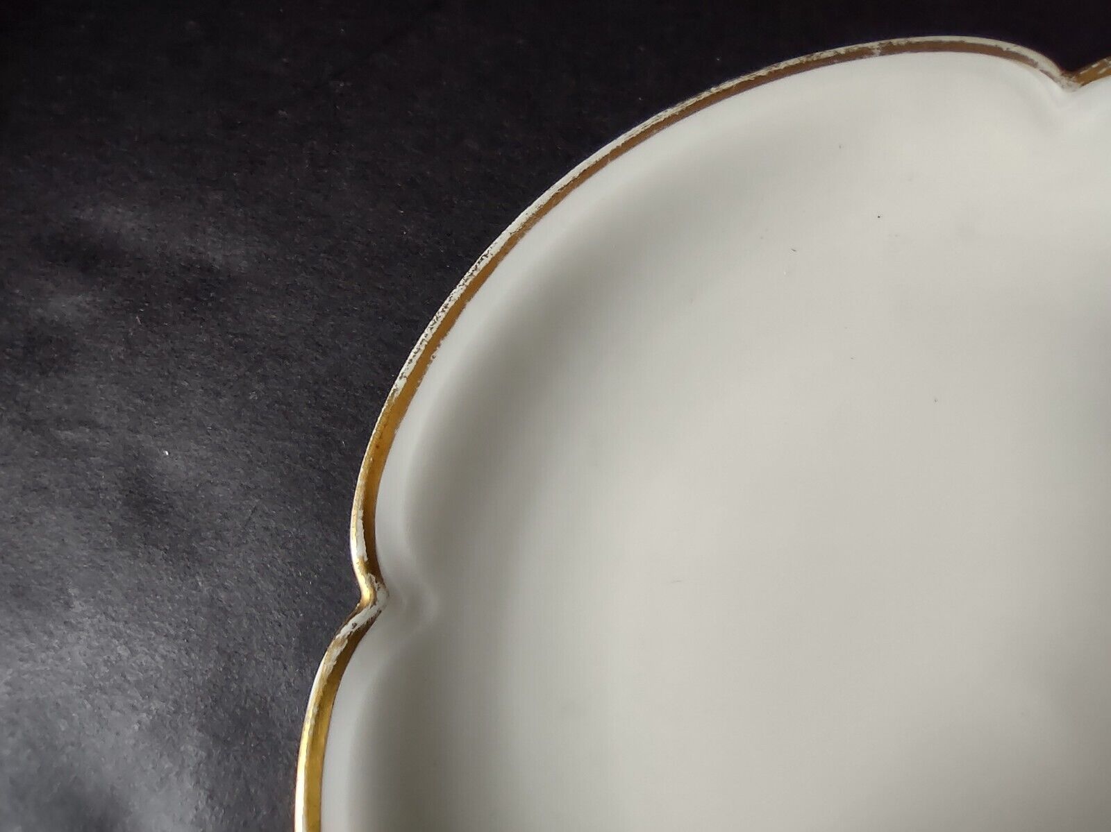 GDA Limoges France Porcelain White Dessert Plate Gold Trim (lot 671)