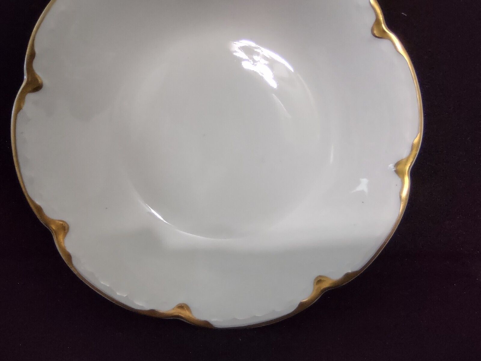Haviland Limoges White Coupe Salad Plate 7-1/2" Gold Trim (lot 308)