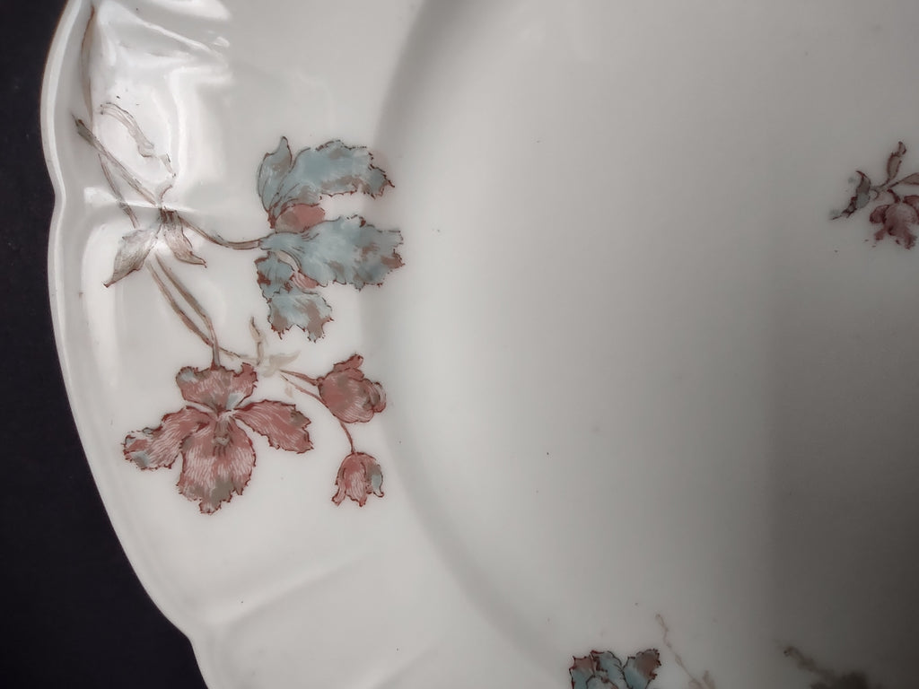 Antique 1889 Haviland Limoges Blue Red Flower Dinner Plate (lot 950)