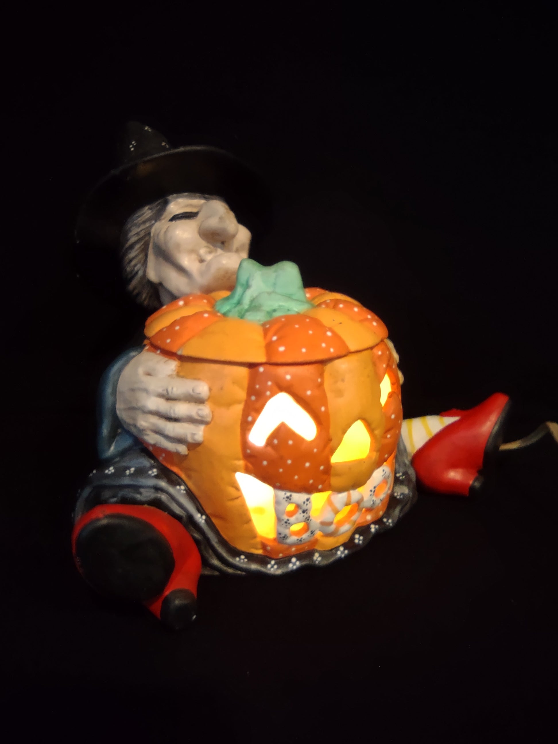 Vintage Halloween Nowell's Mold Witch with Jack-o-Lantern Pumpkin (lot 2545j)