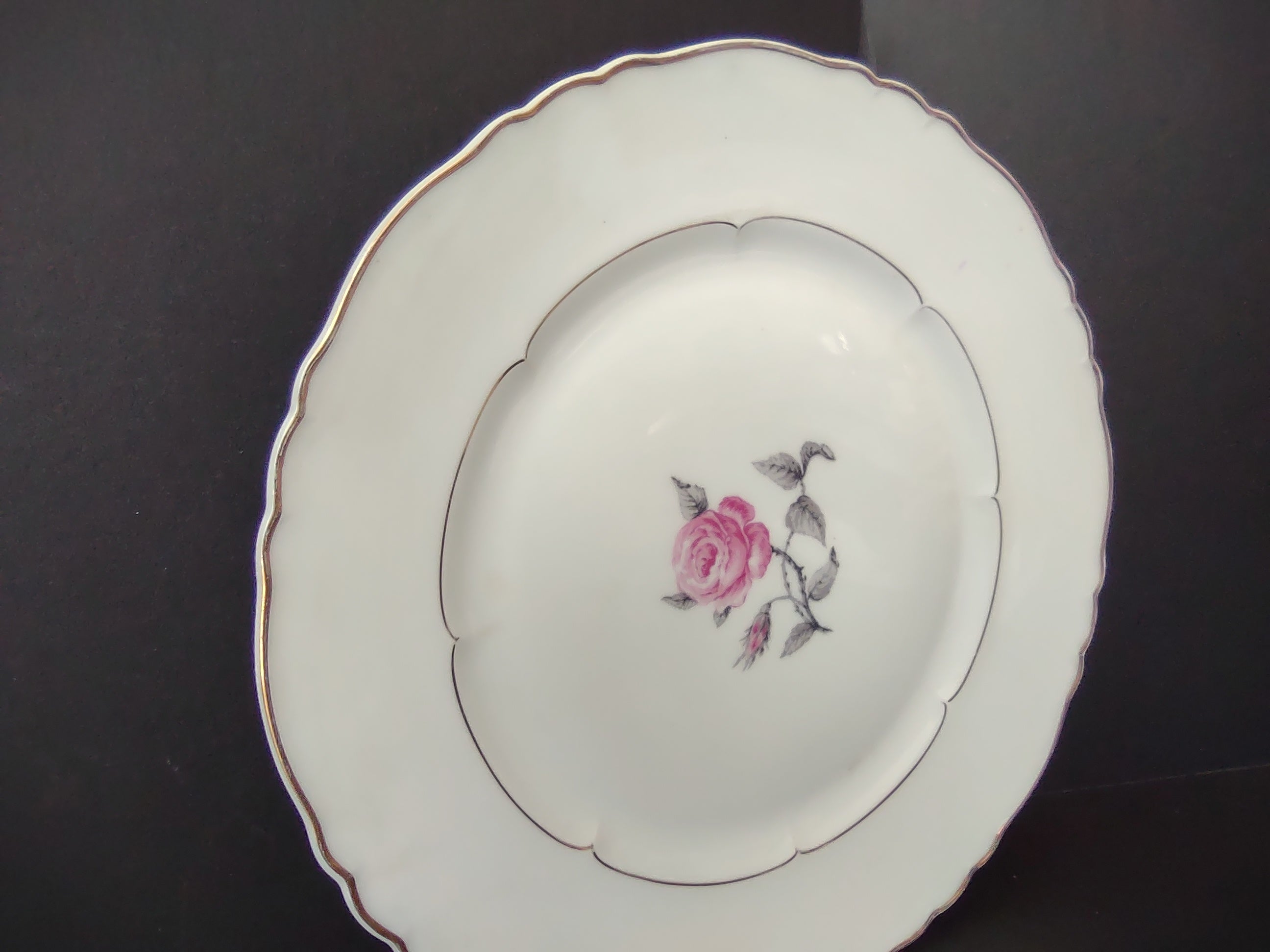 Haviland Limoges French Cottage Chic Bagatelle Rose Dinner Plate (lot 1123)