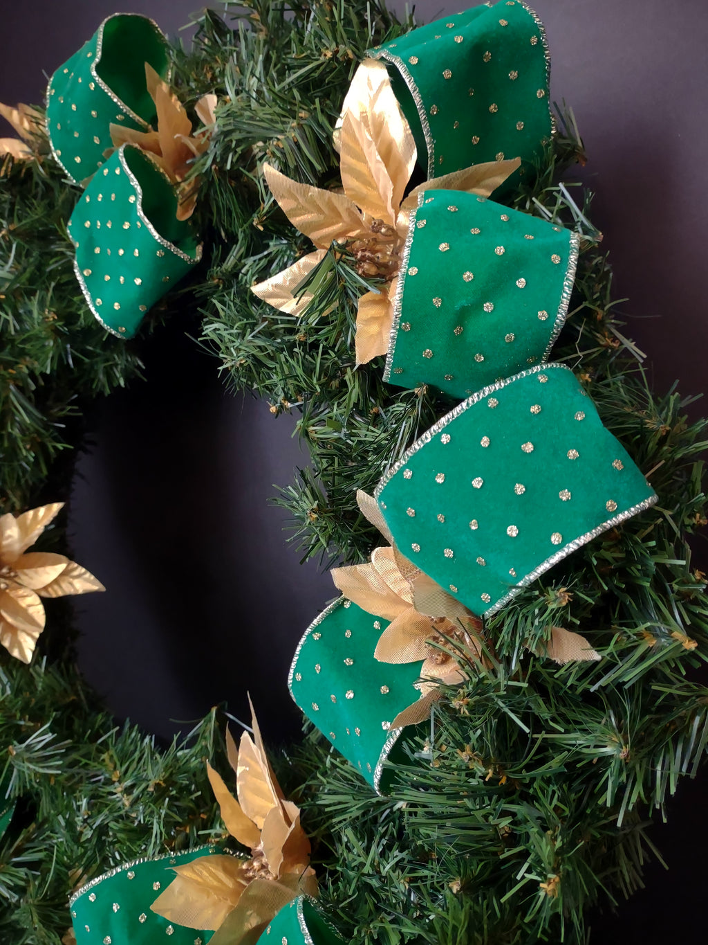 Christmas Wreath 20" Gold Poinsettia Green Ribbon Artificial (lot 1411)