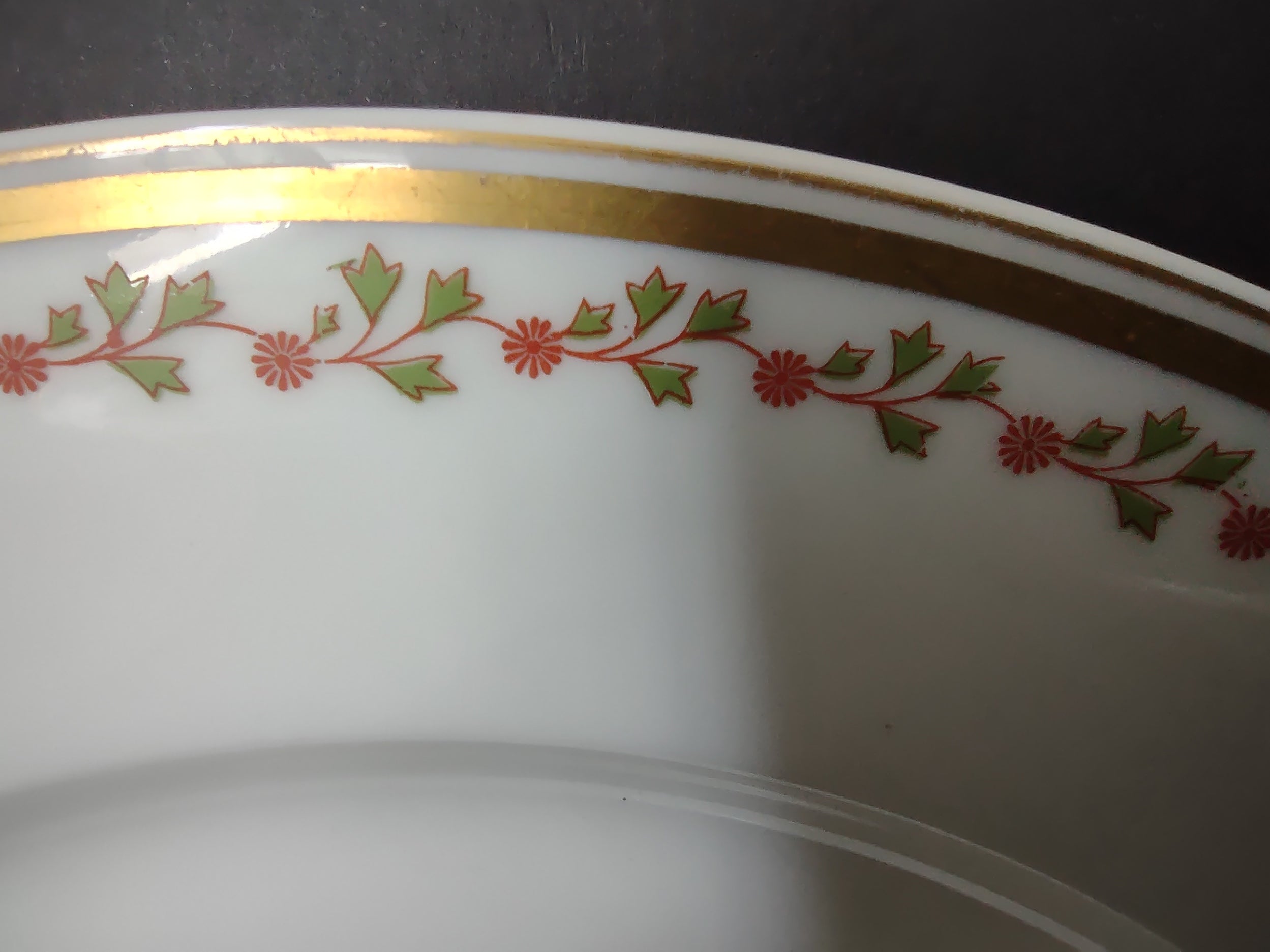 Old Abbey France Limoges Dinner & Dessert/Salad Plate Clover Gold Trim (lot 863)