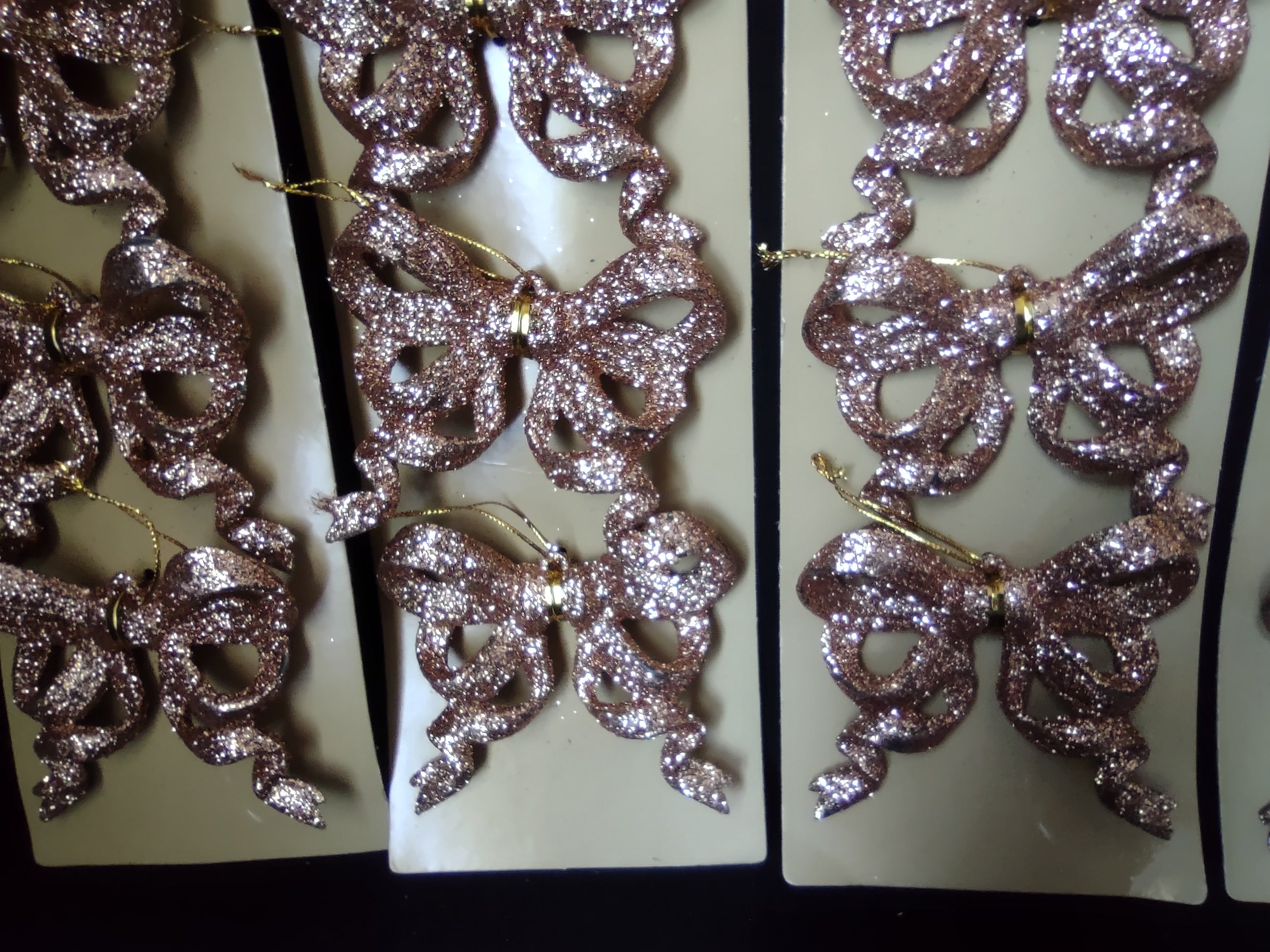 Lot of 20 Christmas Golden Ribbon Ornament (lot 1560)